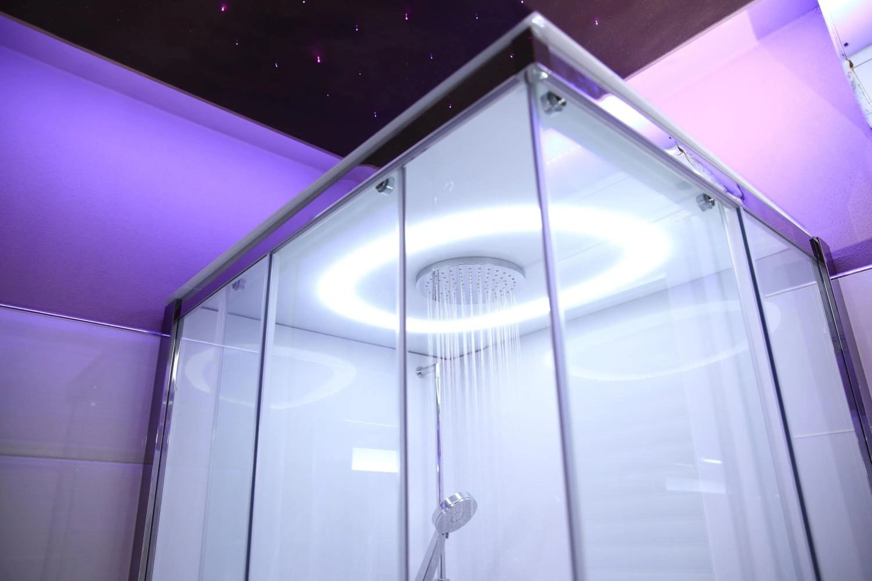 Shower in Starry Sky Charming House