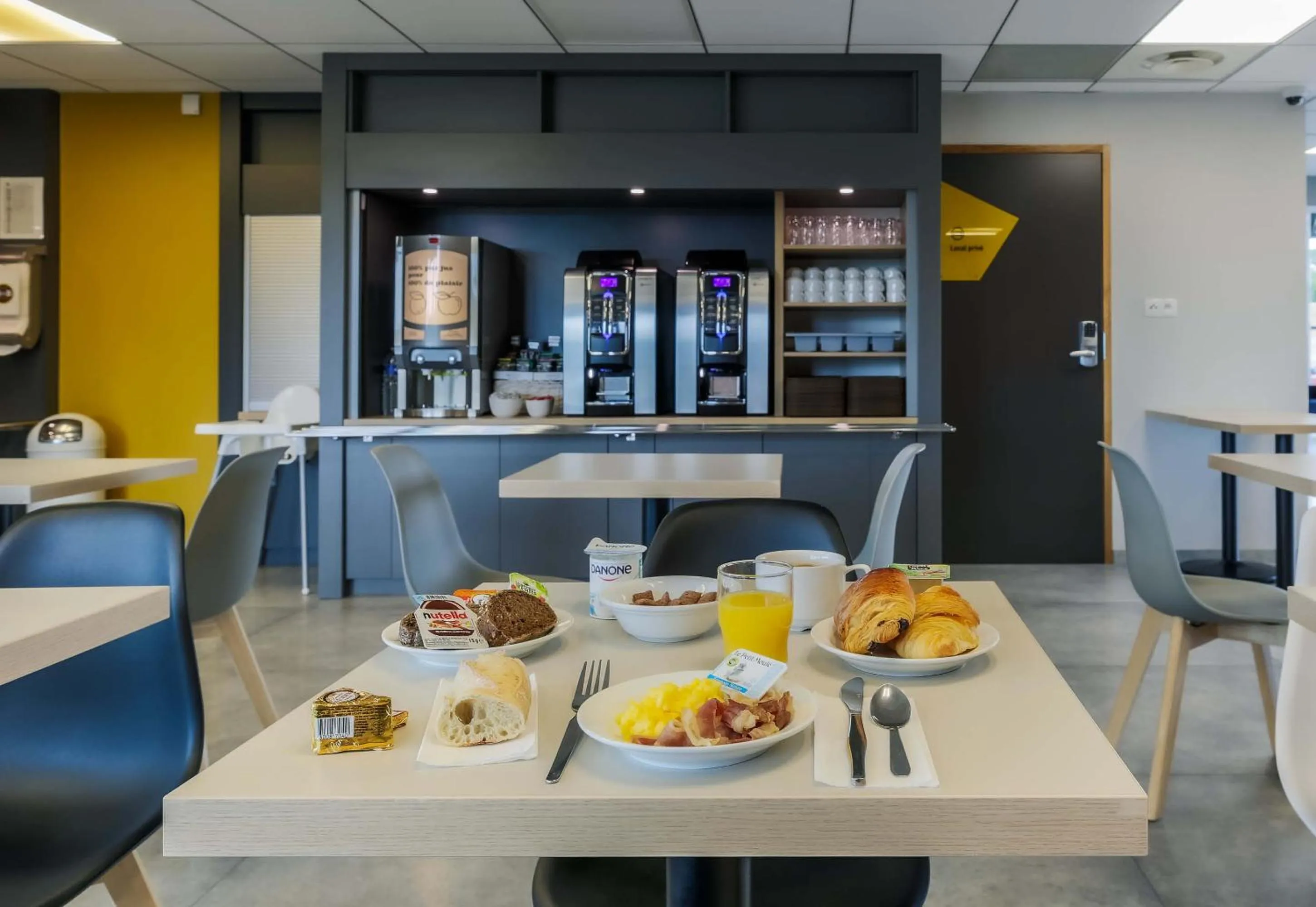 Breakfast in B&B HOTEL Longwy Porte du Luxembourg