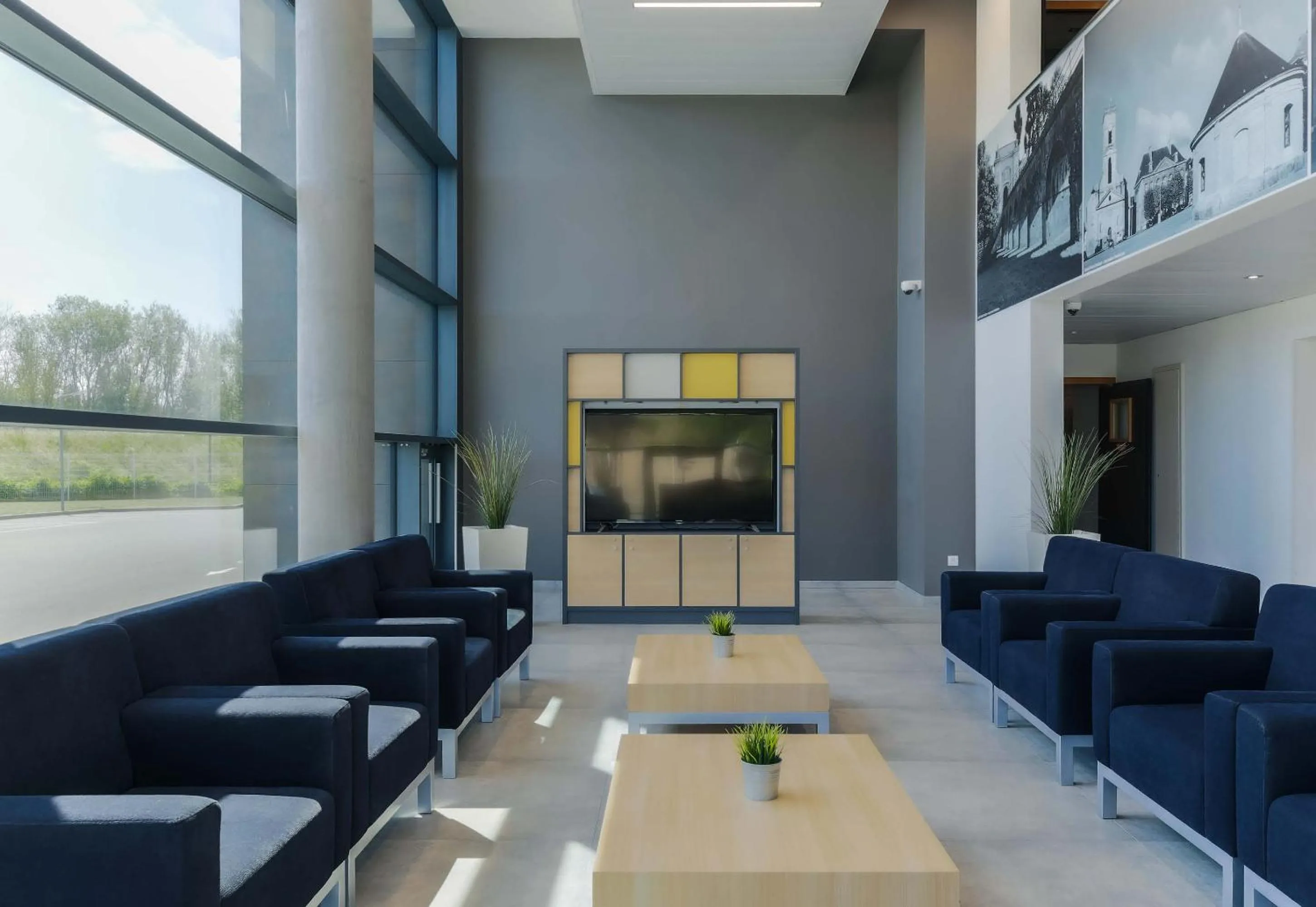 Lobby or reception in B&B HOTEL Longwy Porte du Luxembourg