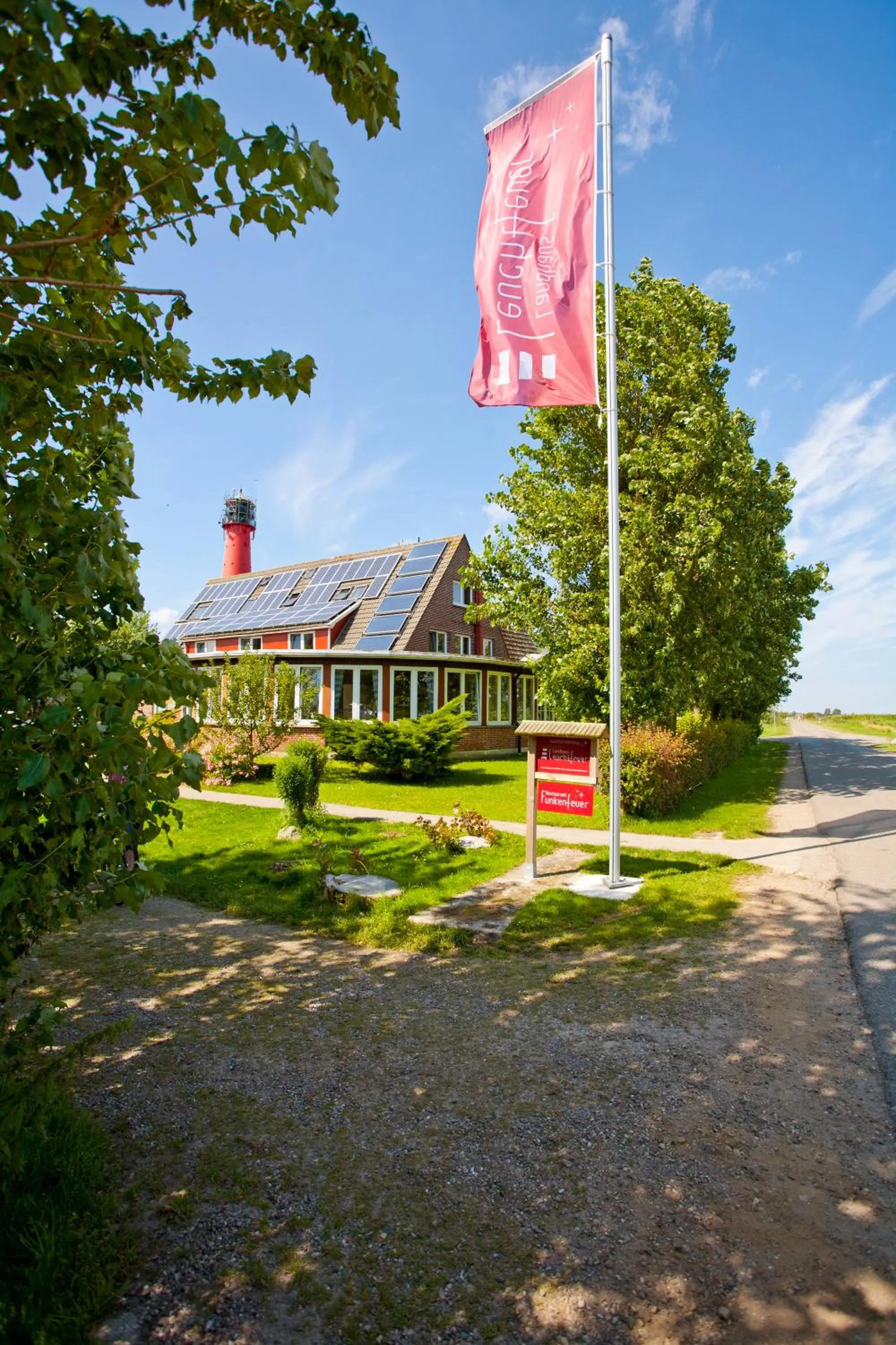 Property building in Hotel Landhaus Leuchtfeuer Nordseeinsel Pellworm