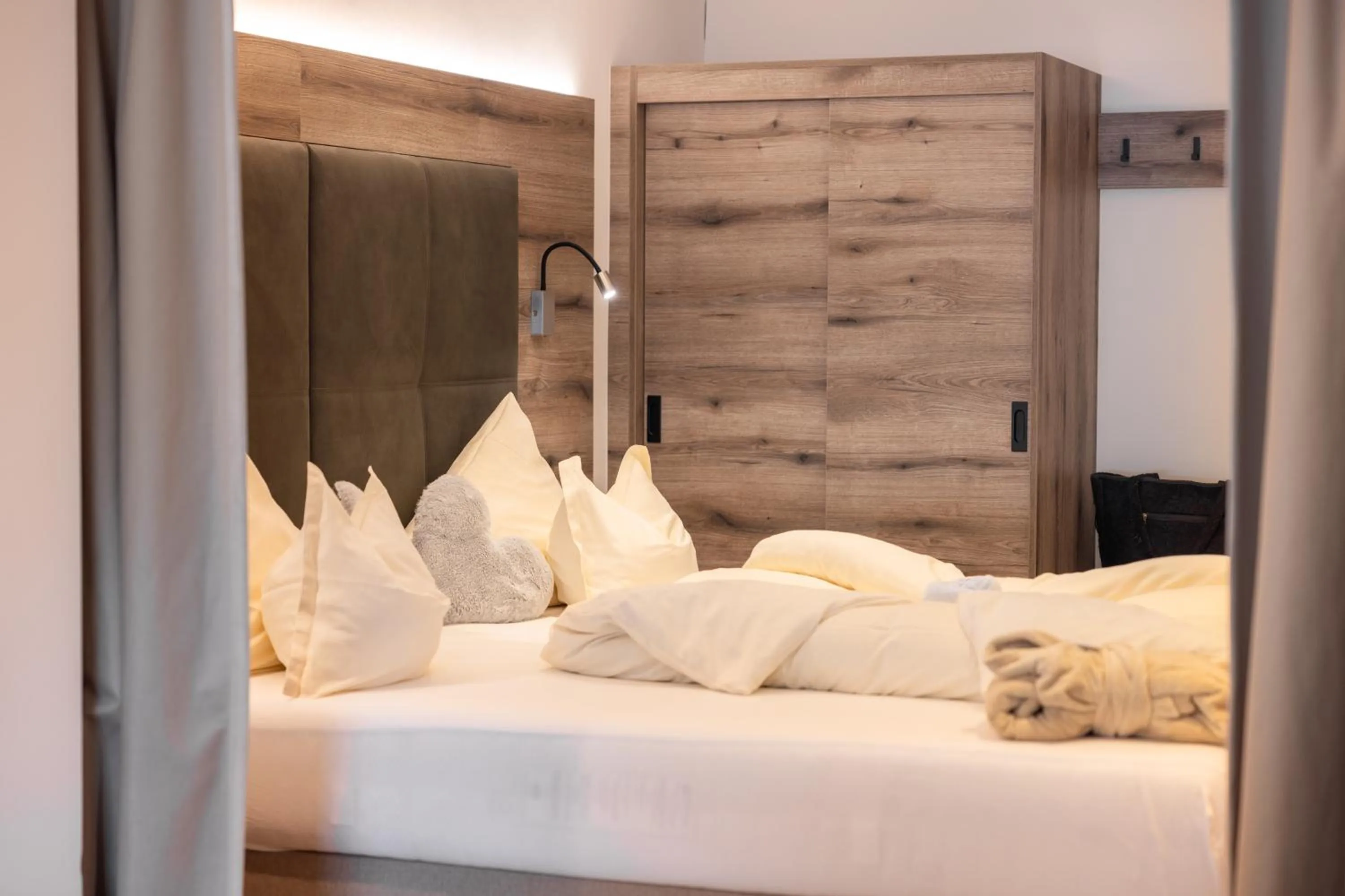 Photo of the whole room, Bed in Beauty & Wellness Hotel Tirolerhof