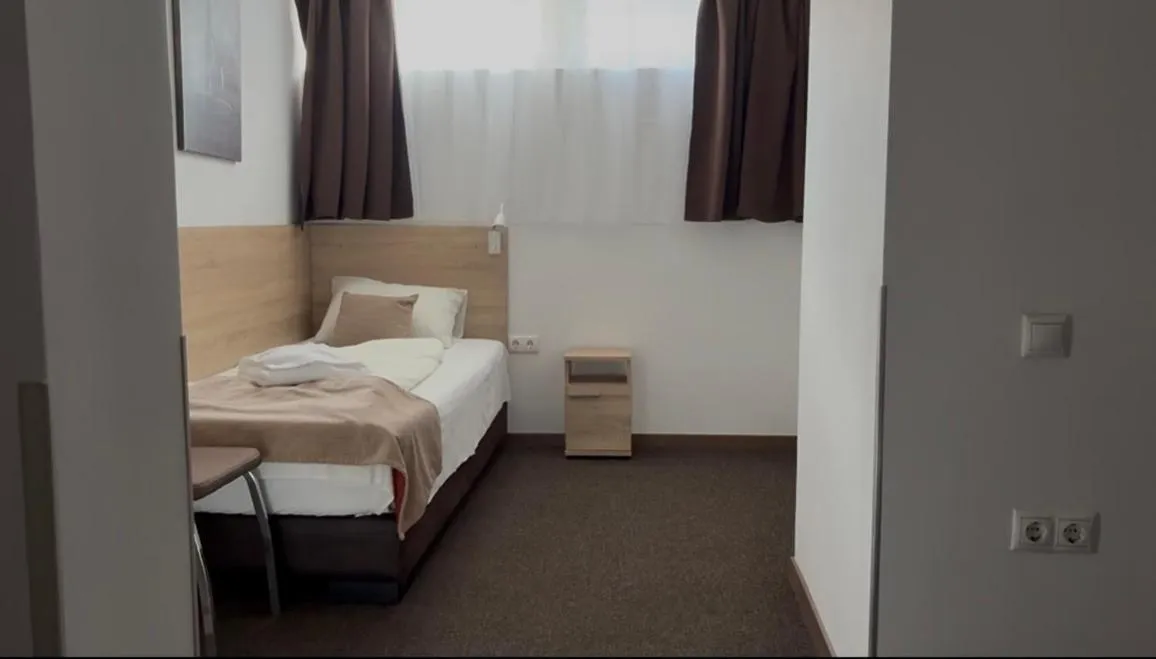 Bed in Öreg-tó Hotel és Rendezvénytér