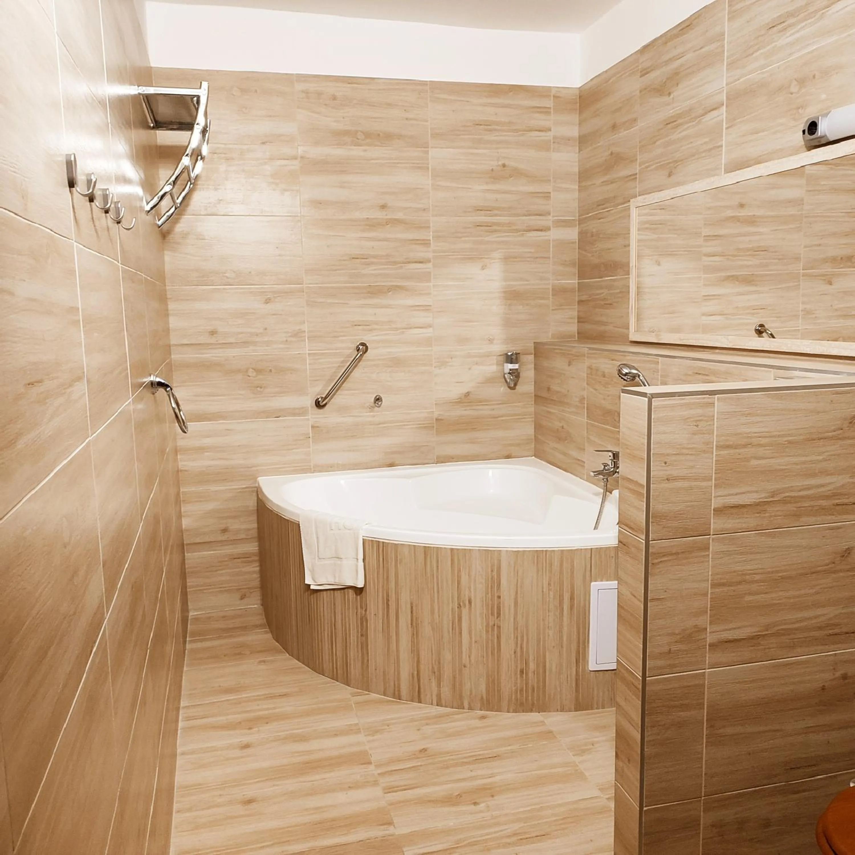 Öreg-tó Hotel és Rendezvénytér