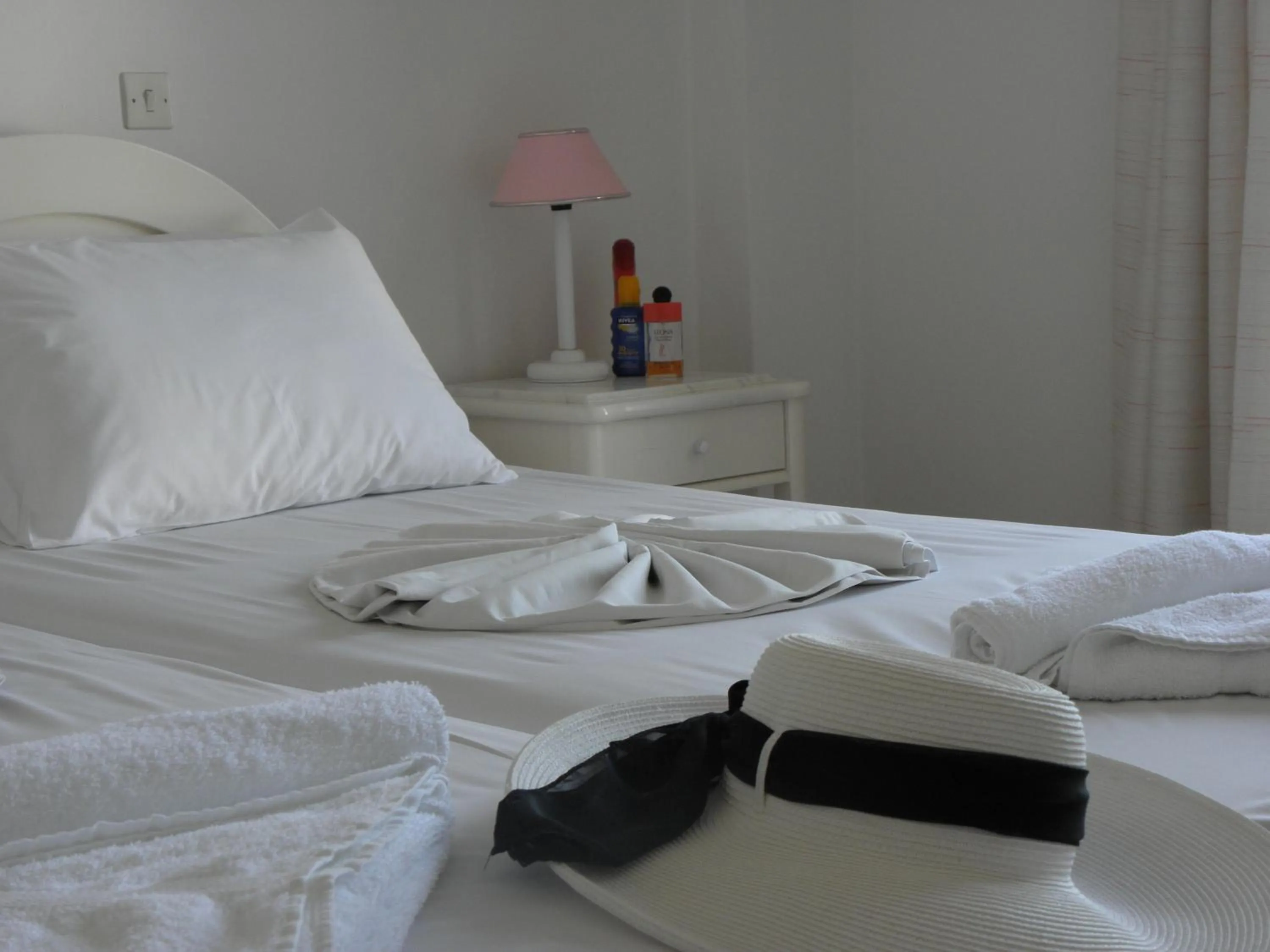 Bathroom in Areti Hotel