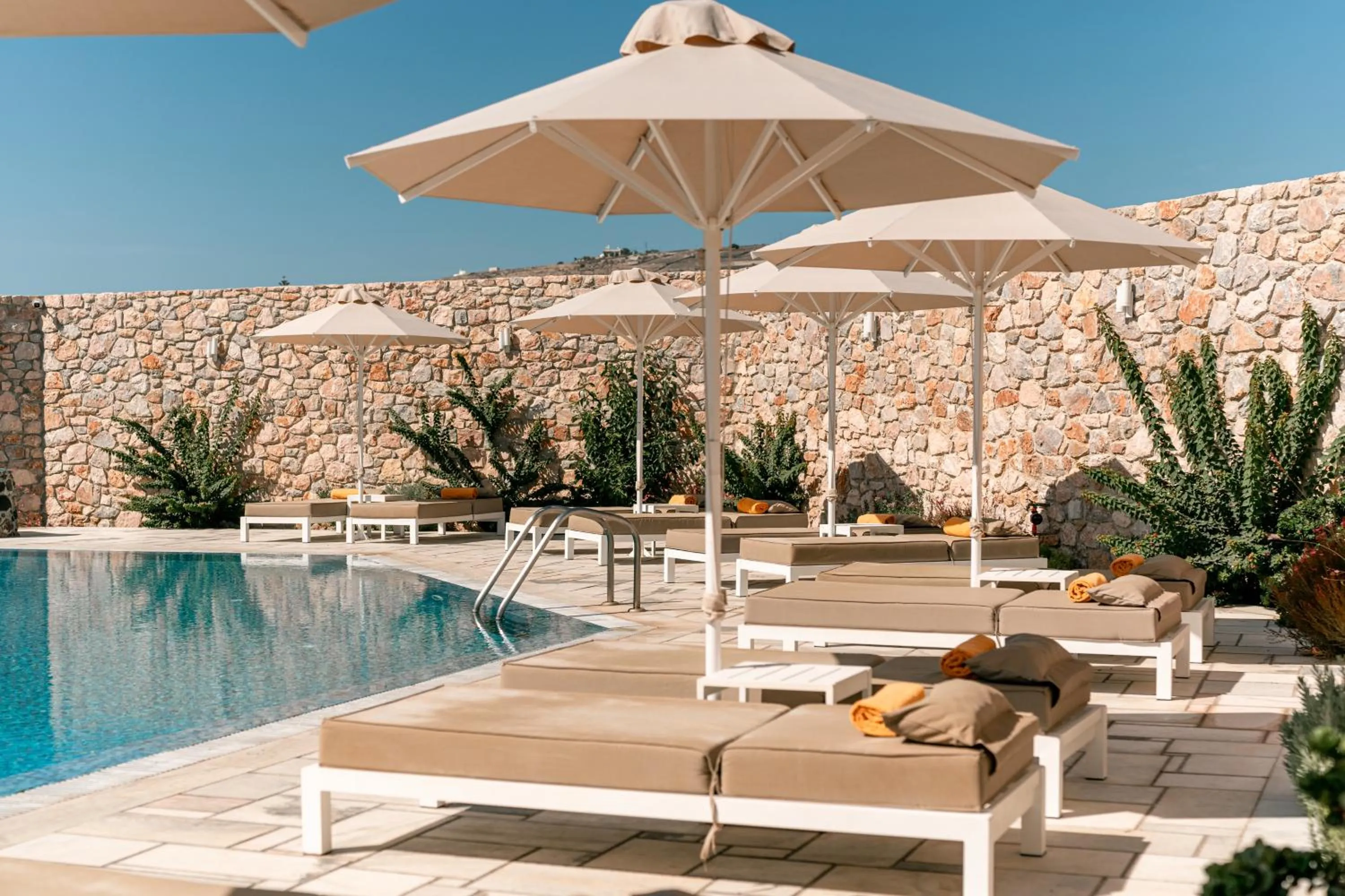 Swimming pool in Margarenia