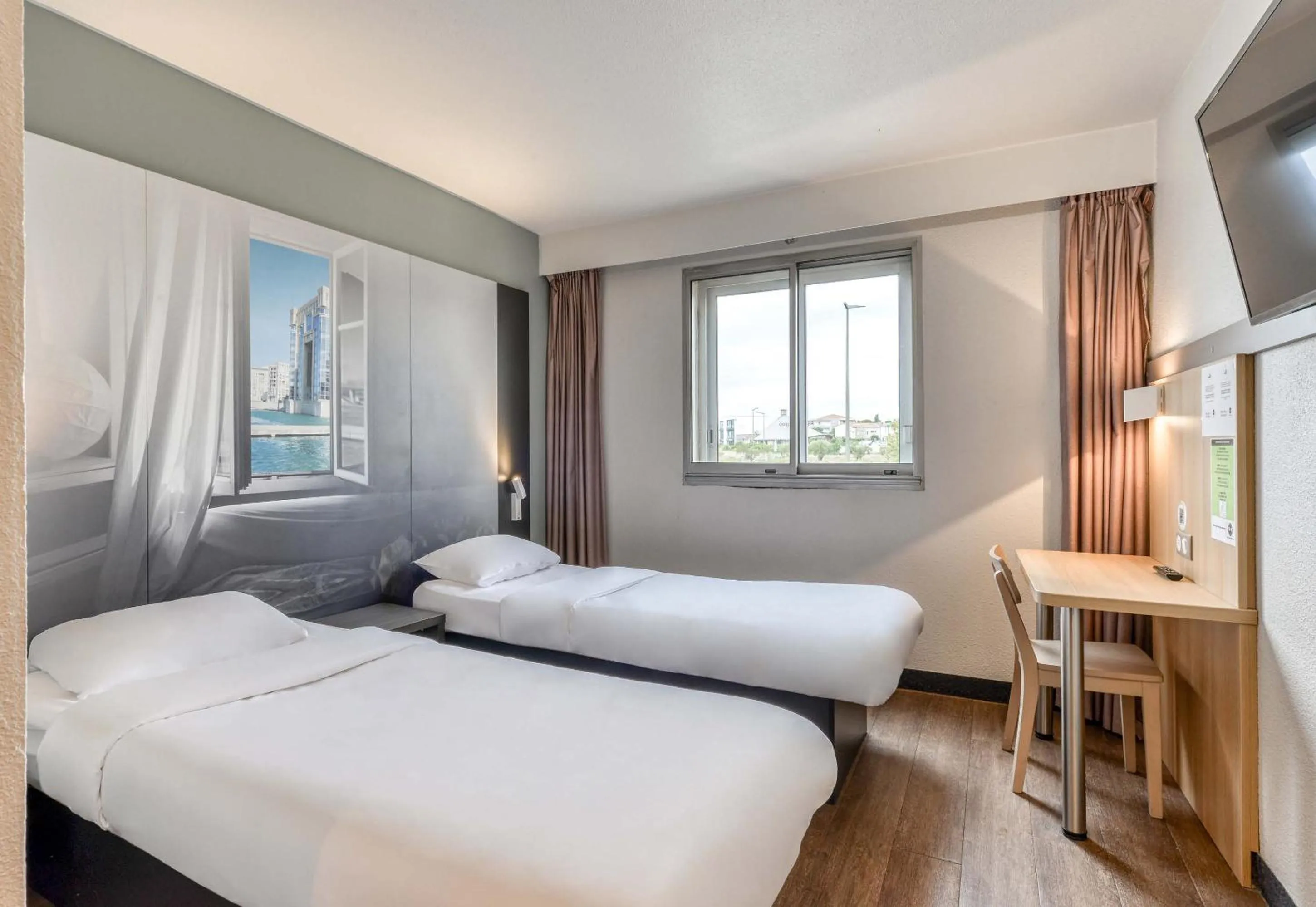 Bedroom, Bed in B&B HOTEL Montpellier Vendargues