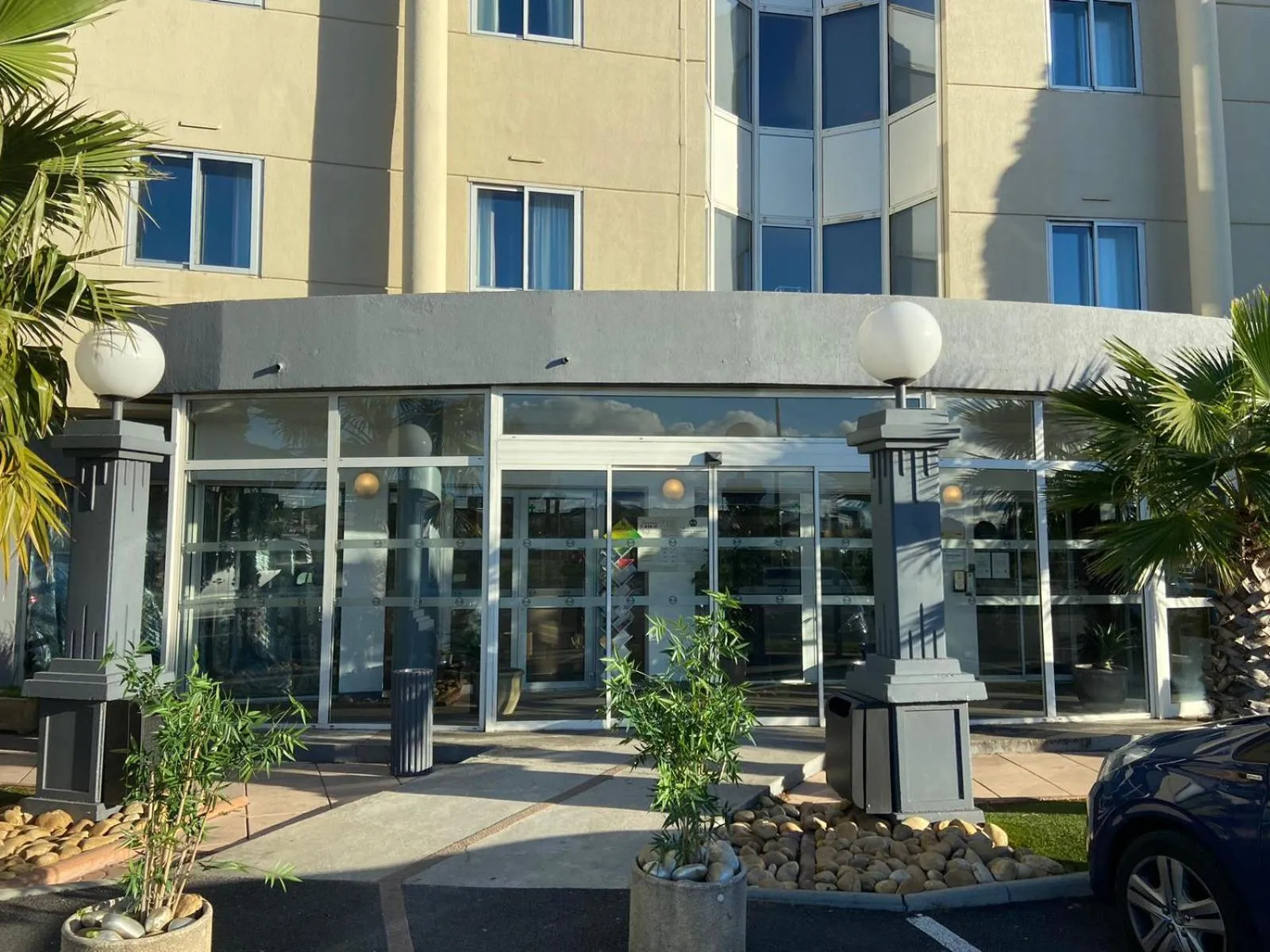 Facade/entrance in B&B HOTEL Montpellier Vendargues