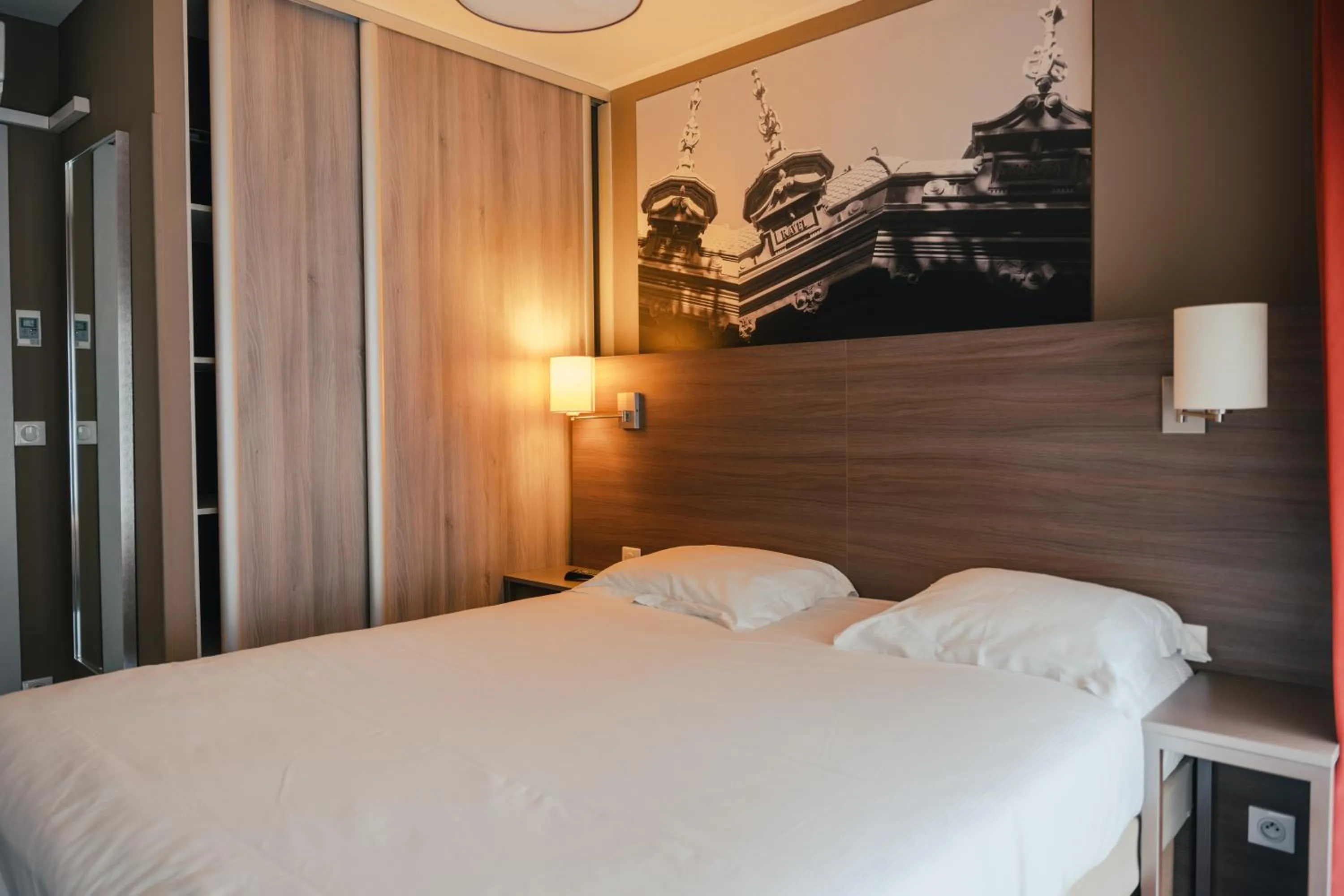 Bed in Comfort Aparthotel Saint-Etienne