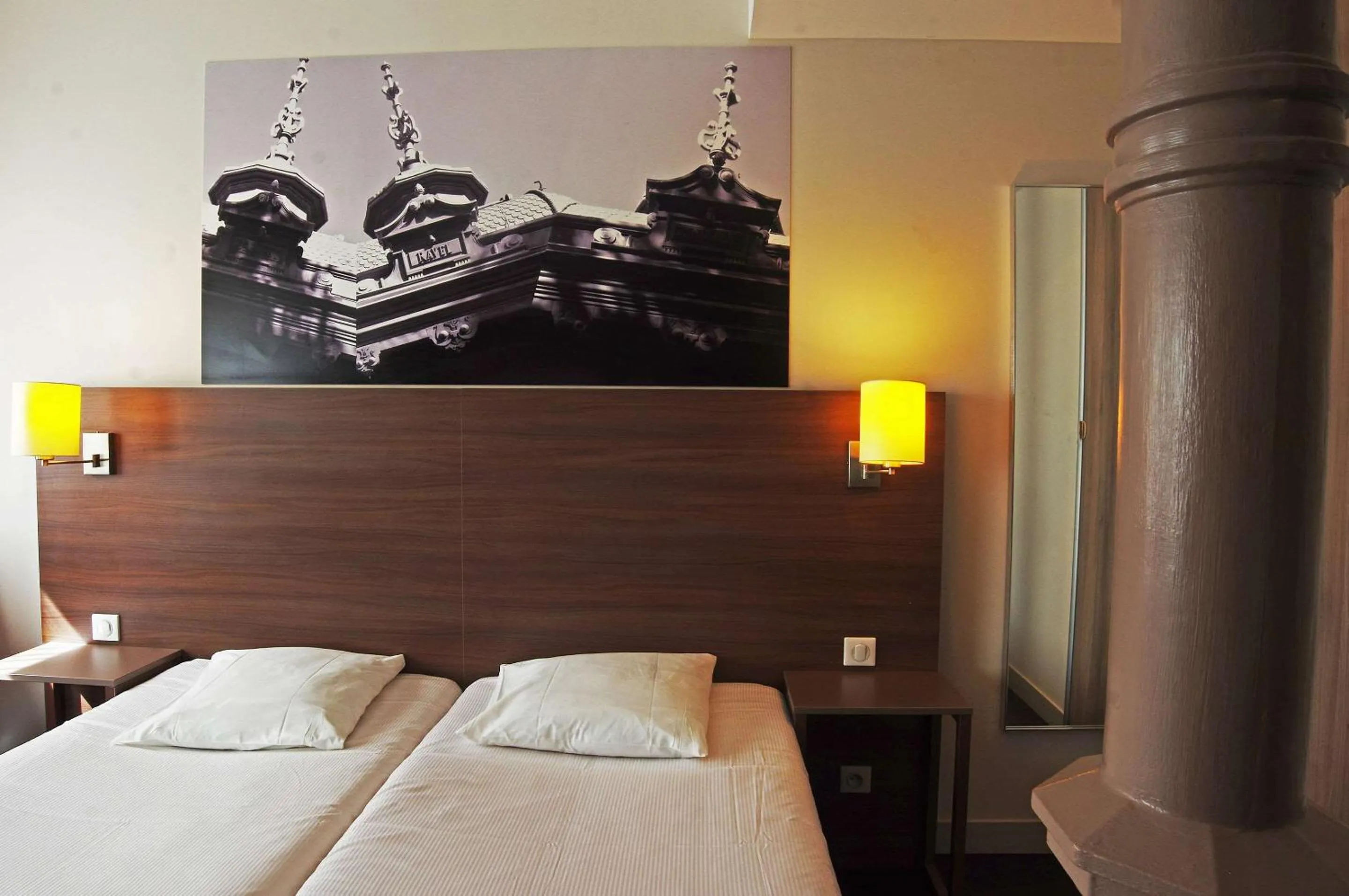 Bedroom, Bed in Comfort Aparthotel Saint-Etienne