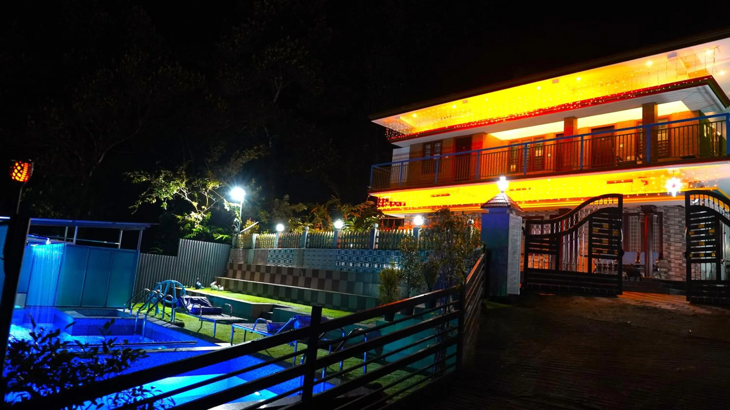 Swimming pool in Arabian Nights Munnar Pool Villa