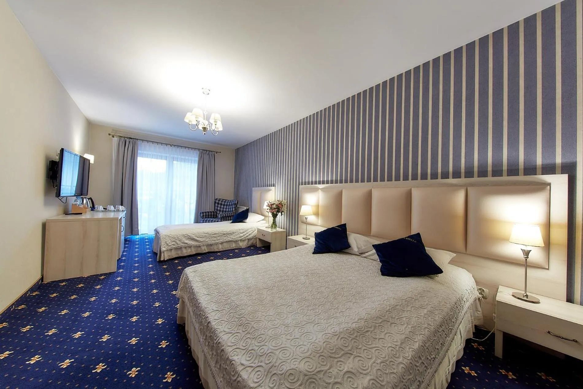 Bed in Willa Labelle