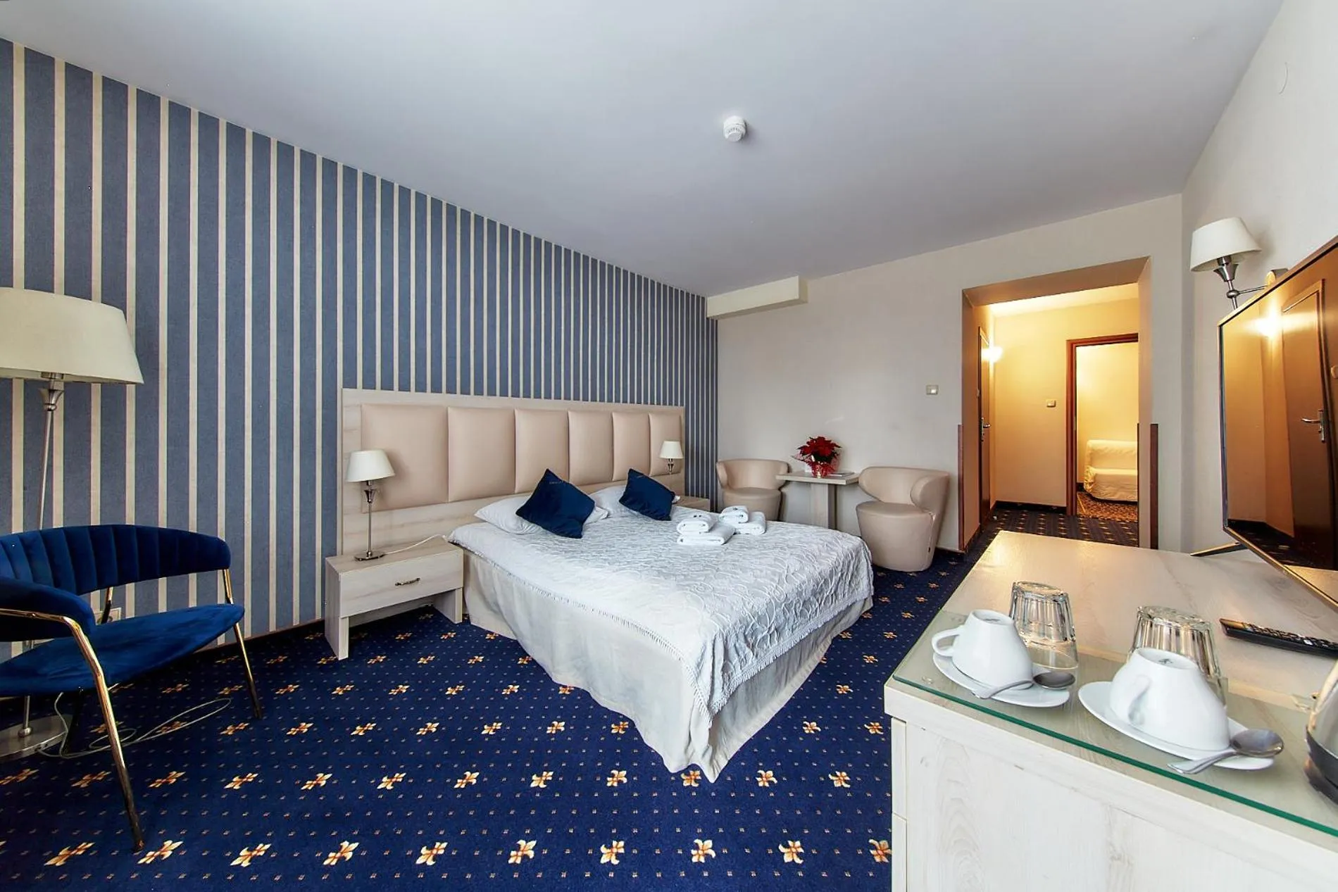 Bed in Willa Labelle