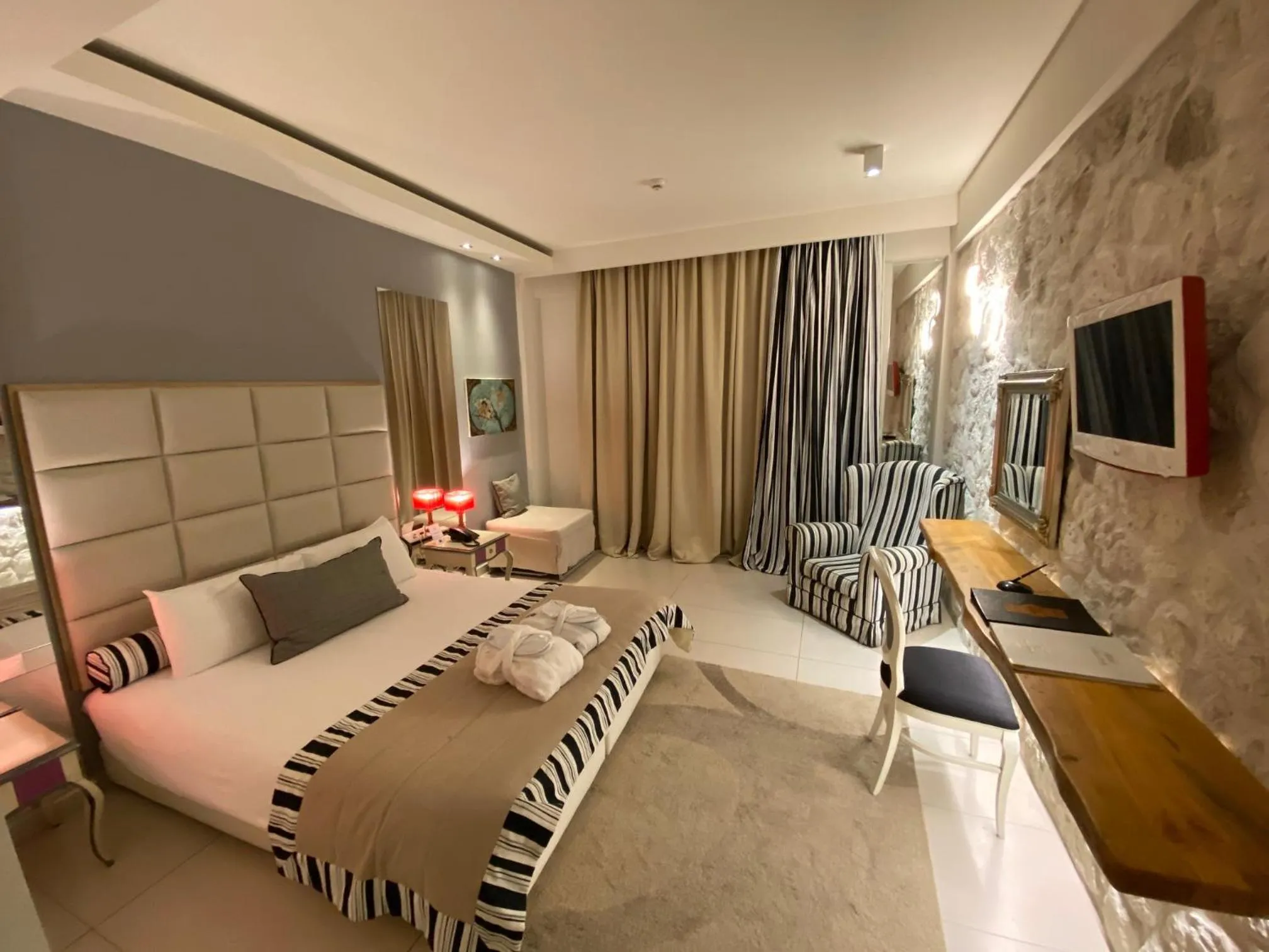 Bed in Litohoro Olympus Resort Villas & Spa