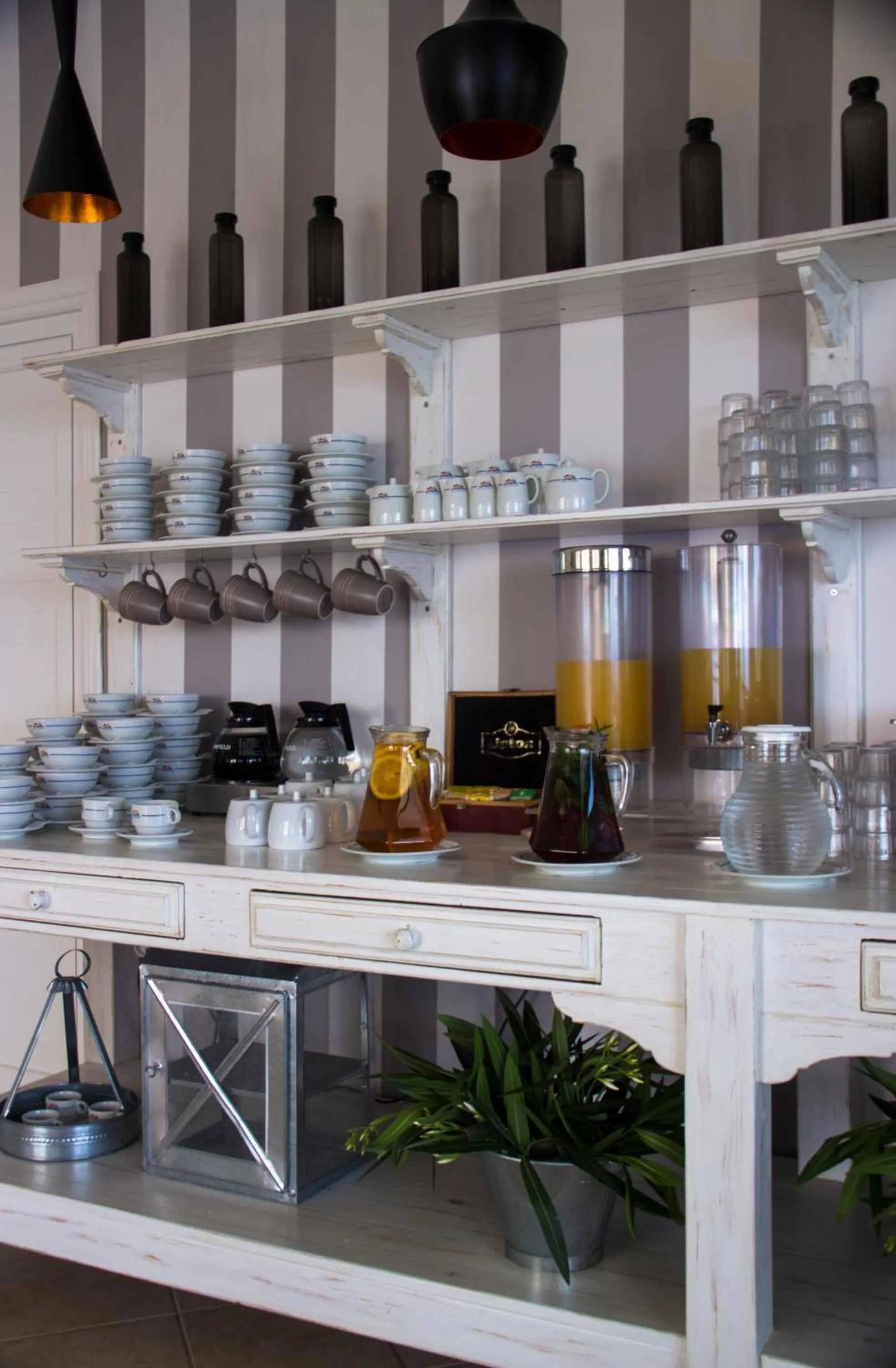 Restaurant/places to eat in Kalidon Panorama Hotel