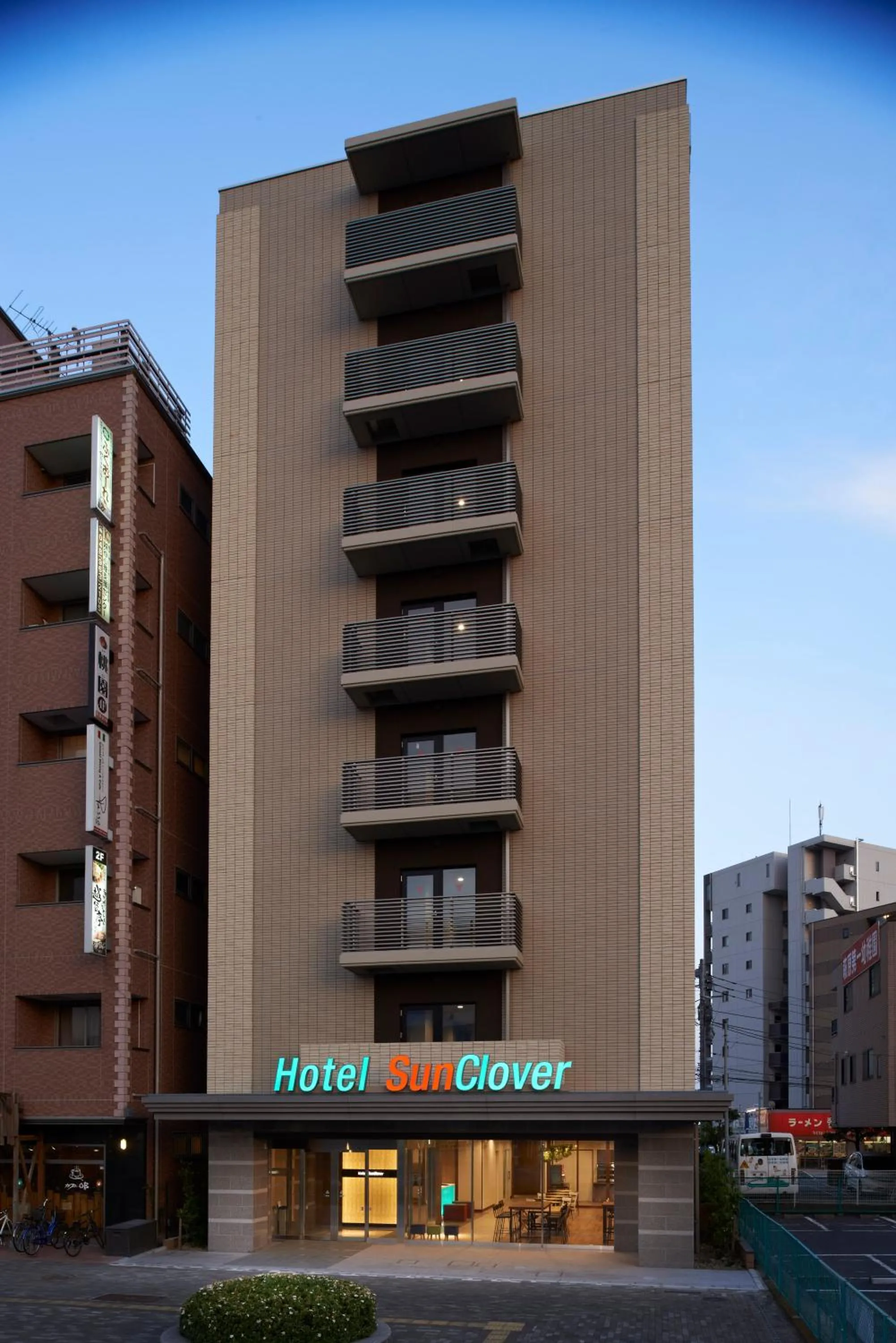 Facade/entrance in Hotel Sun Clover Koshigaya Eki mae