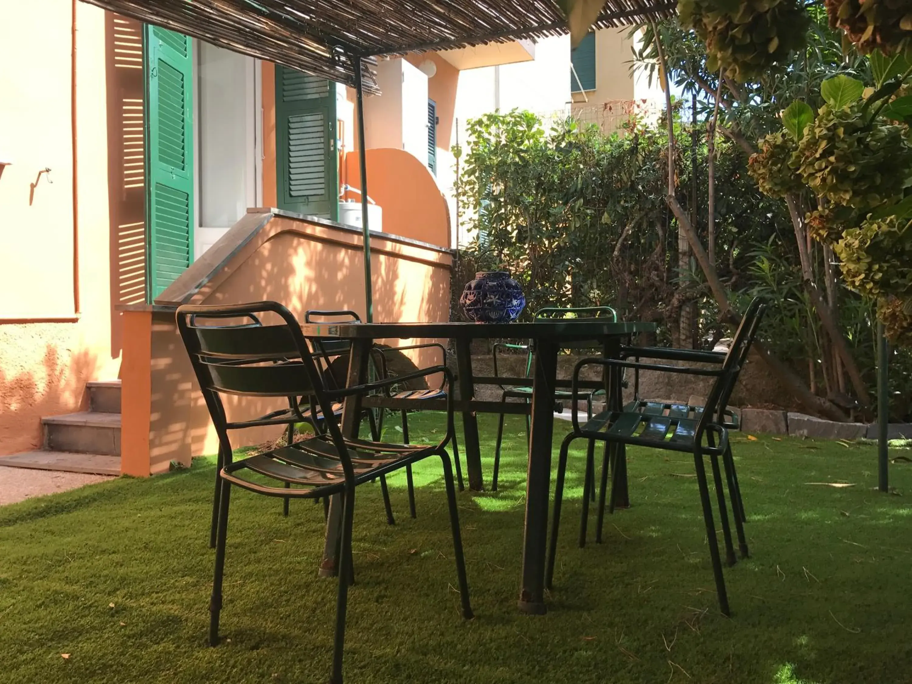 Double Room with Patio in Affittacamere LevantoMare Double Room with Patio in Affittacamere LevantoMare