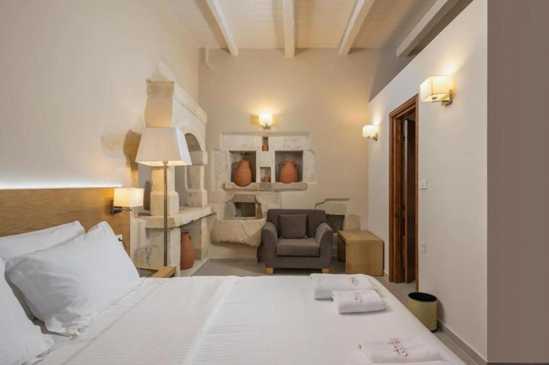 Bed in Spilia Village Hotel & Villas