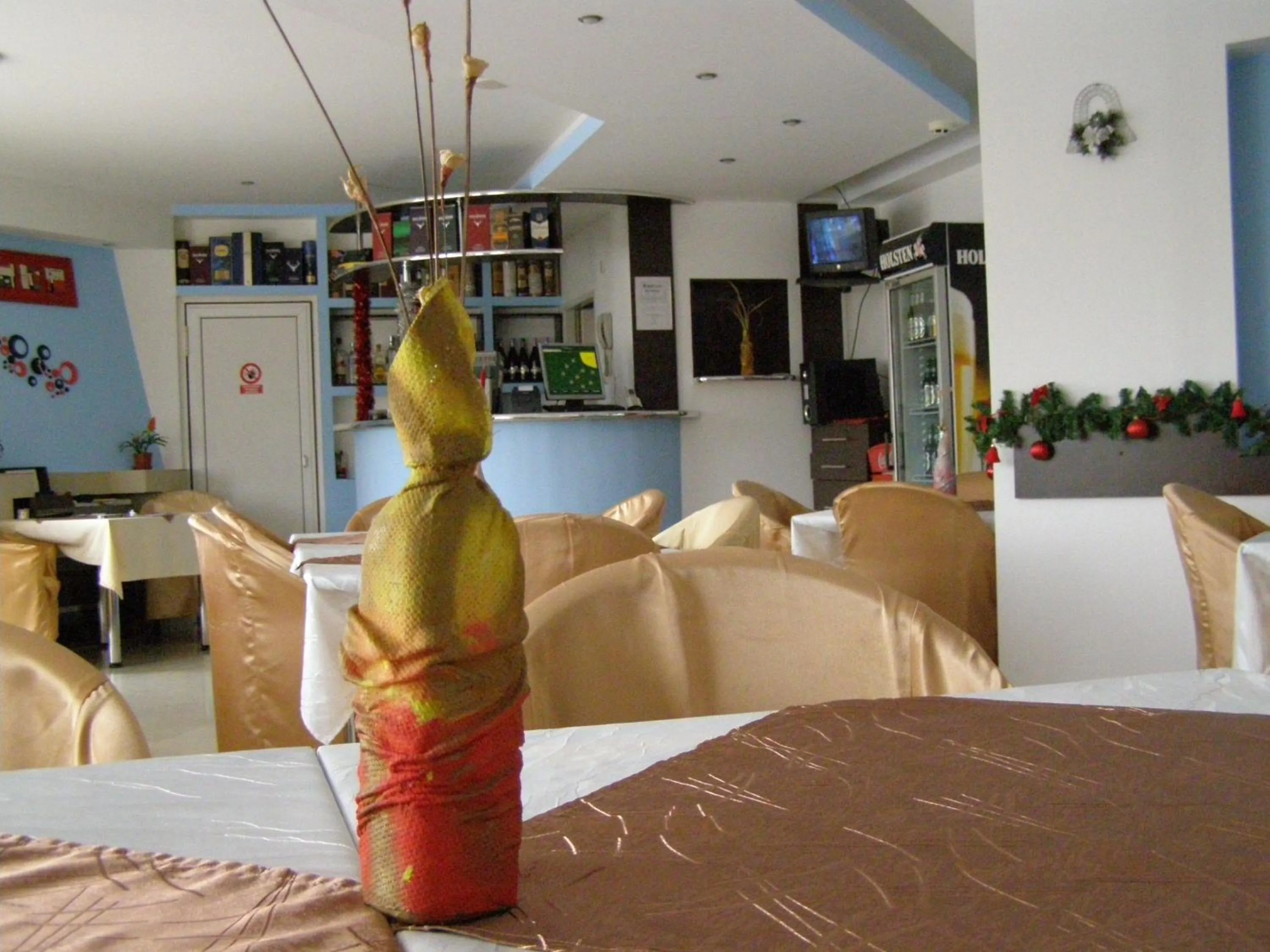 Restaurant/places to eat in Villa Grande