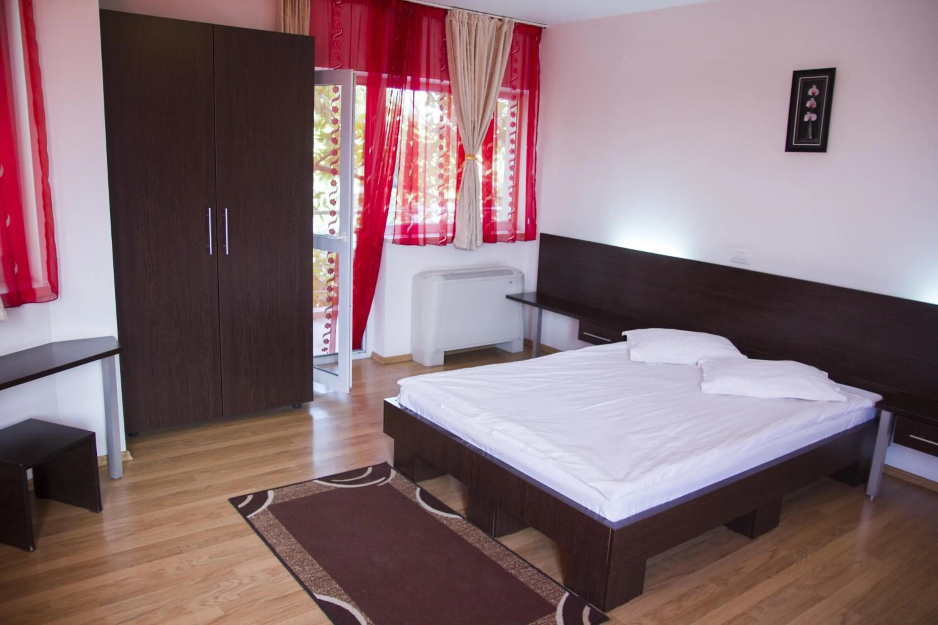 Photo of the whole room, Bed in Villa Grande