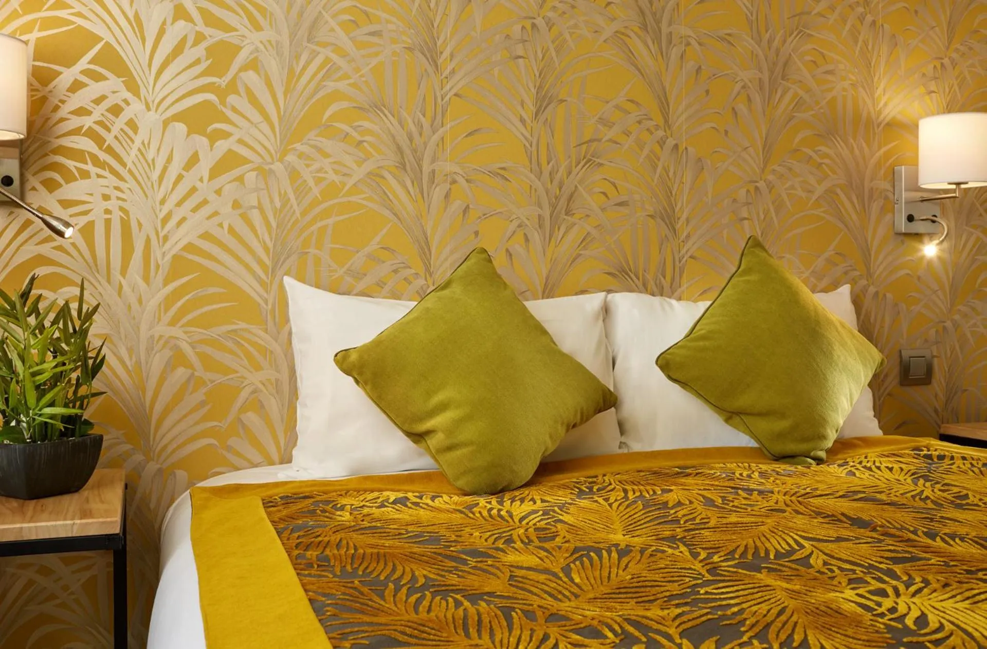 Bed in Hôtel Villa Sorel - Paris Boulogne