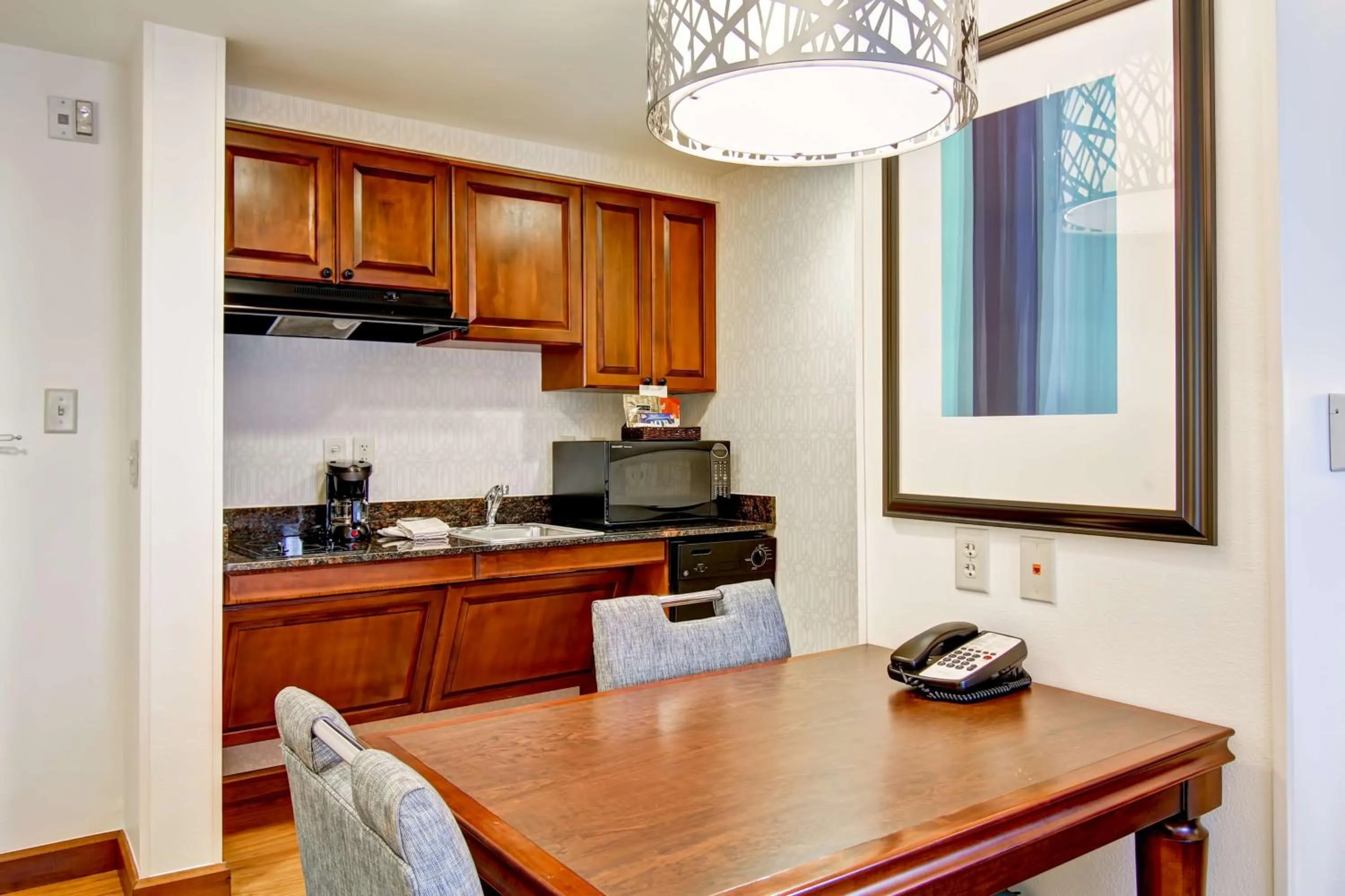 Kitchen or kitchenette in Homewood Suites by Hilton Bentonville-Rogers