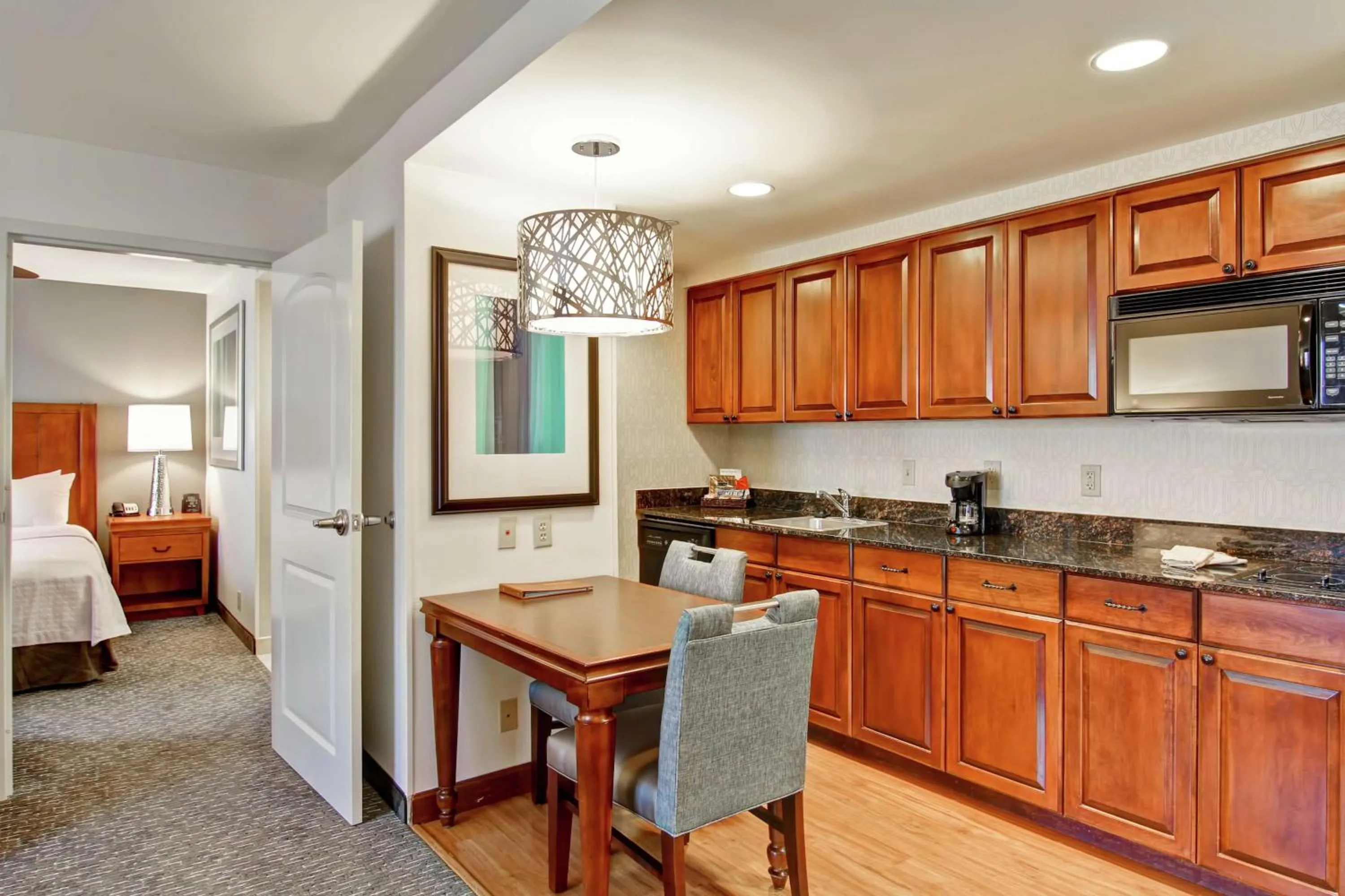 Kitchen or kitchenette, Bed in Homewood Suites by Hilton Bentonville-Rogers