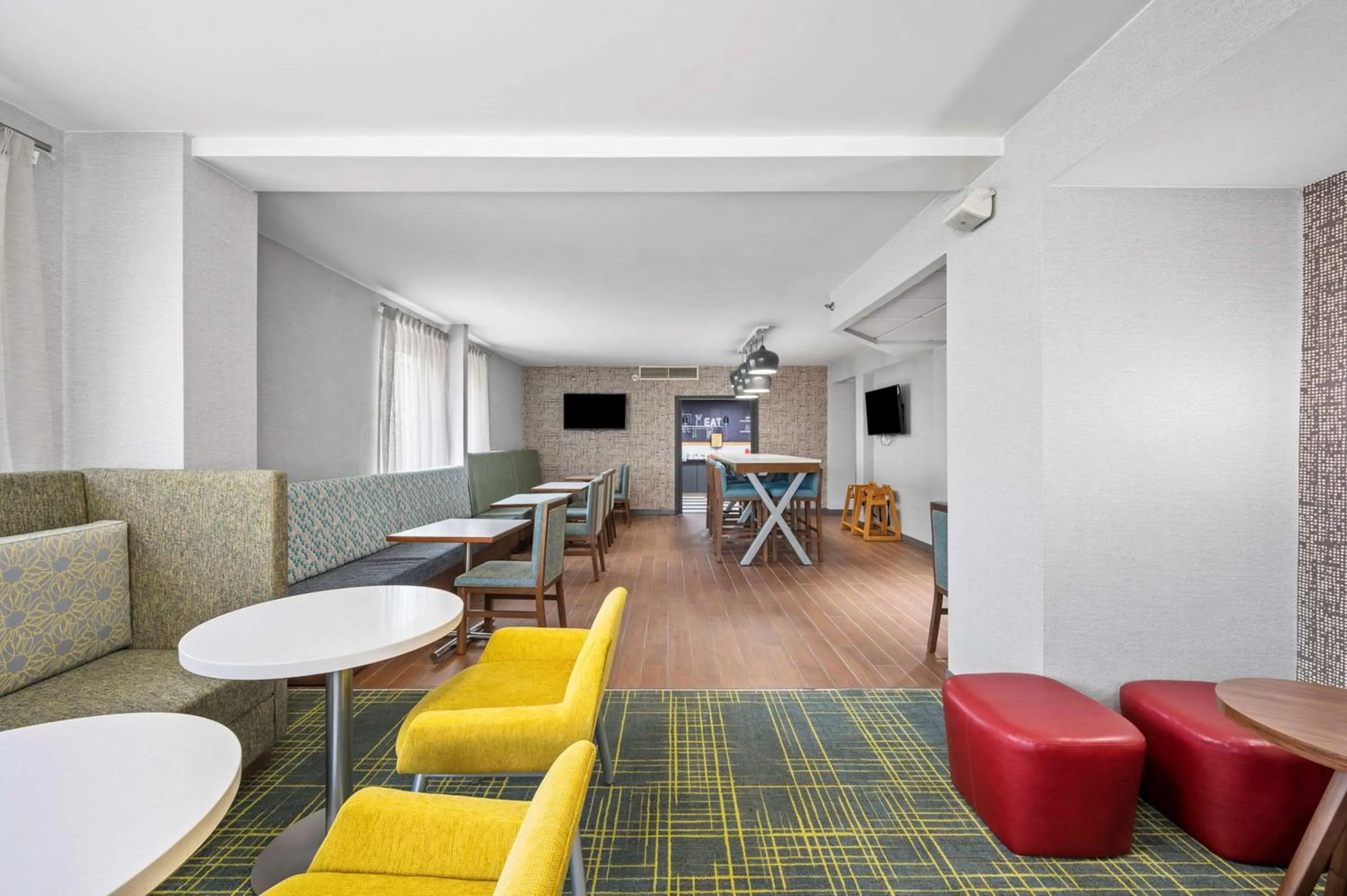 Breakfast in Hampton Inn Cleveland-Westlake