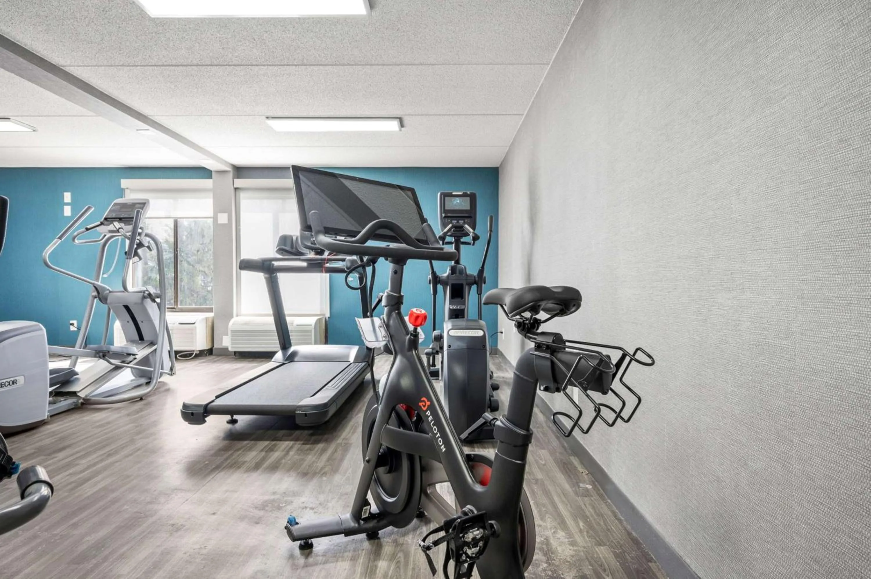 Fitness centre/facilities in Hampton Inn Cleveland-Westlake