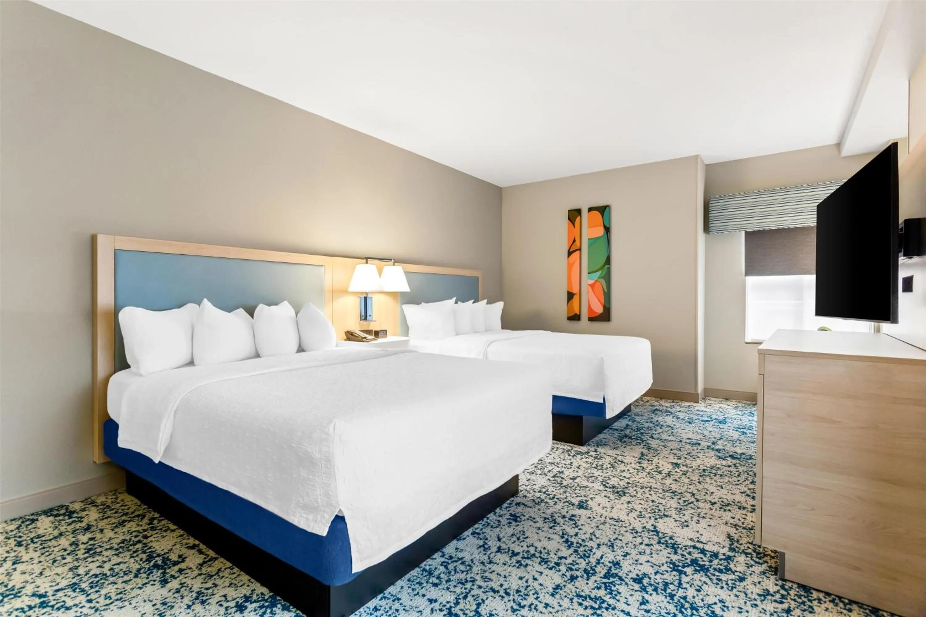 Bed in Hampton Inn & Suites St. Petersburg/Downtown