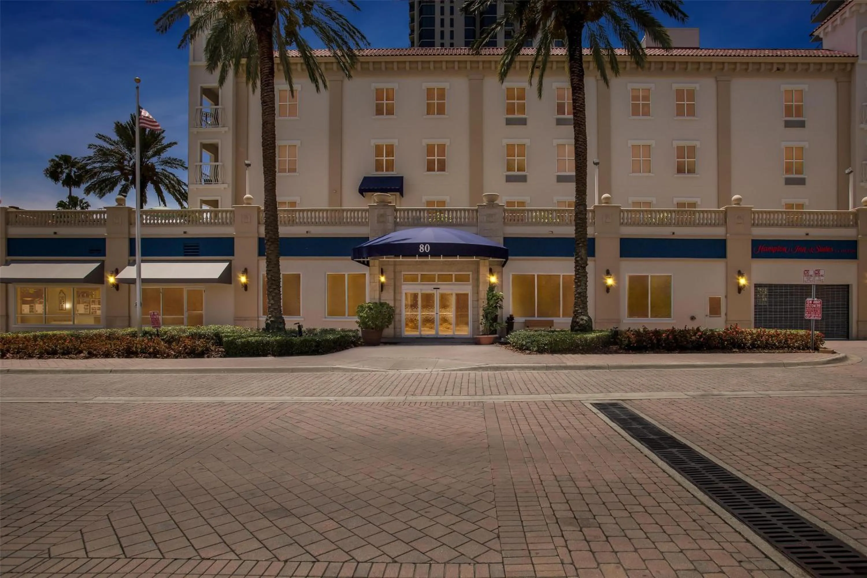 Property building in Hampton Inn & Suites St. Petersburg/Downtown