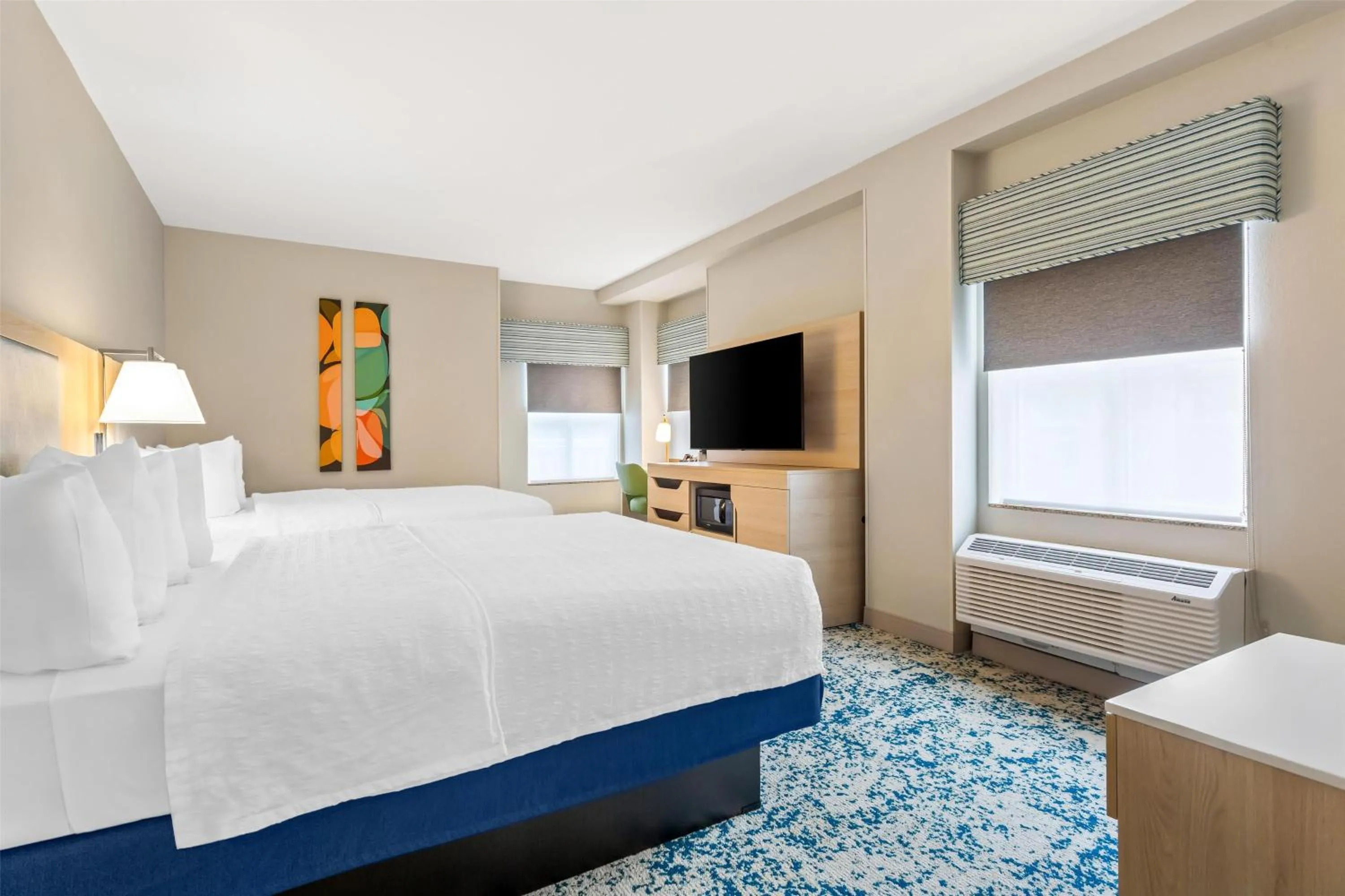 Bed in Hampton Inn & Suites St. Petersburg/Downtown