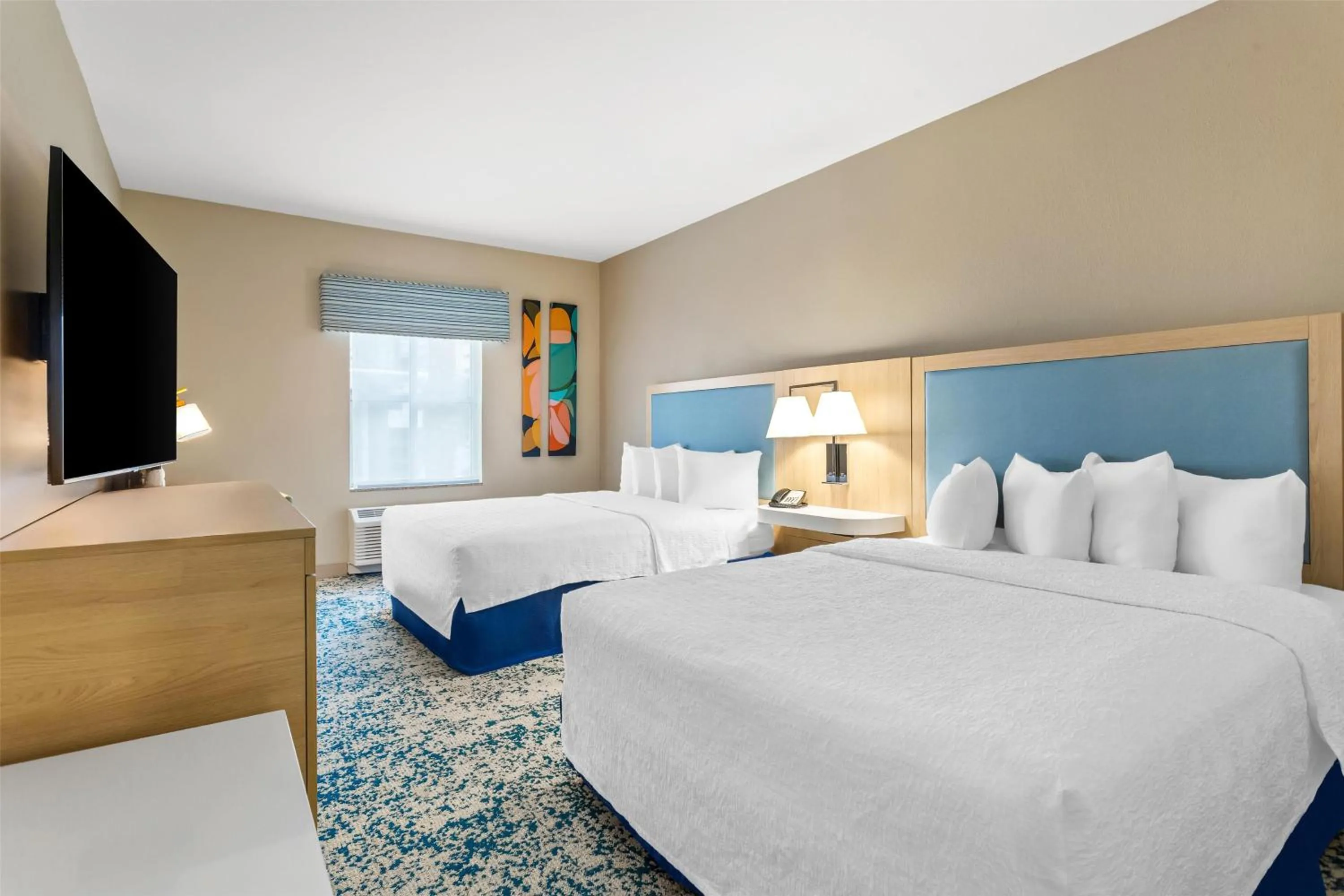 Bed in Hampton Inn & Suites St. Petersburg/Downtown