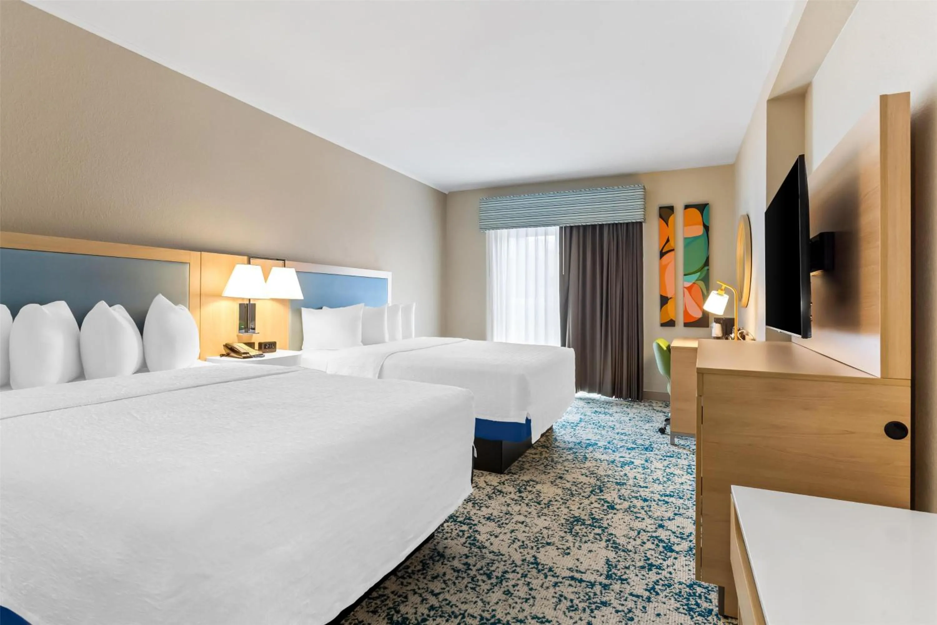 Bed in Hampton Inn & Suites St. Petersburg/Downtown