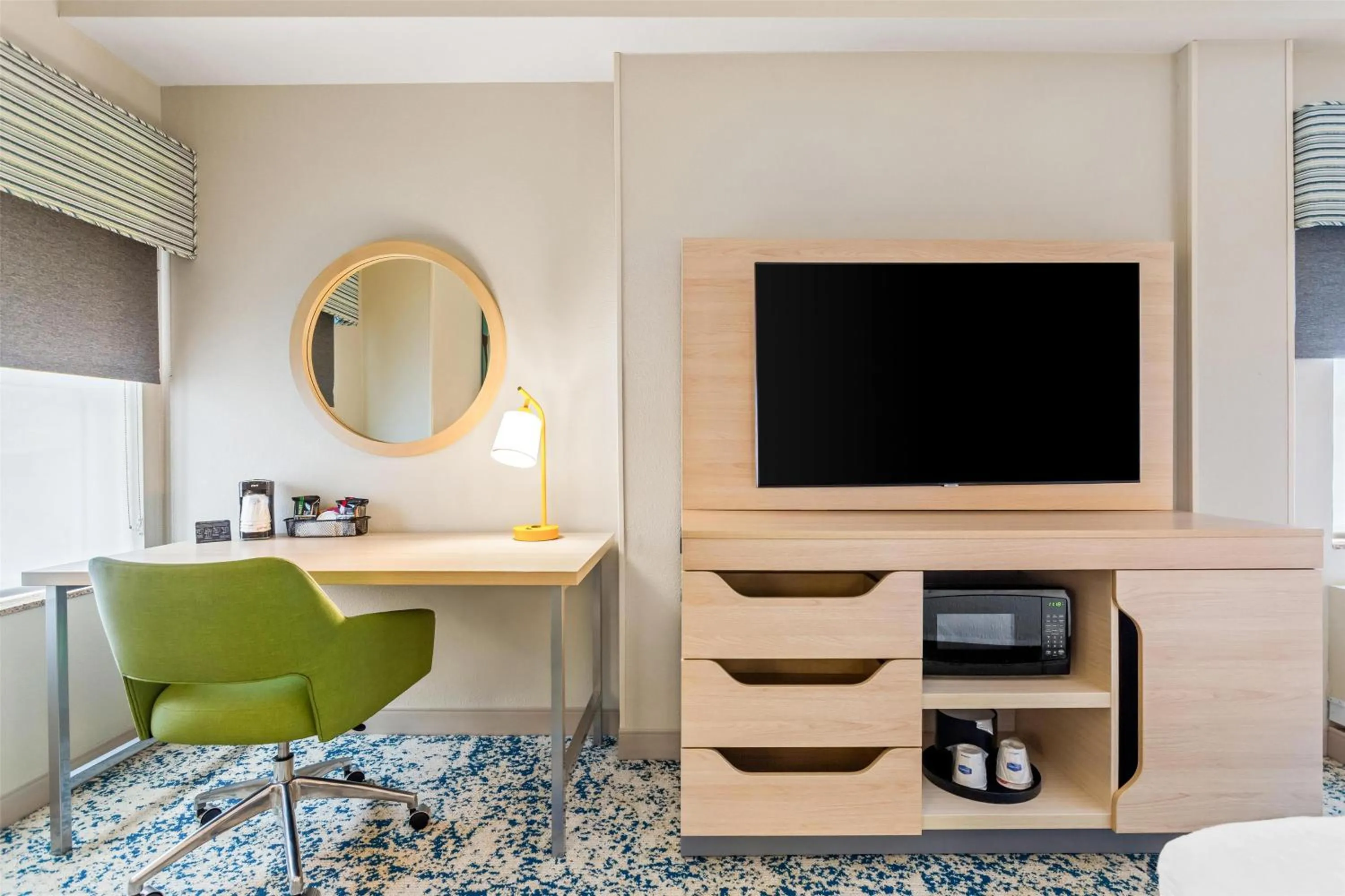 Bedroom in Hampton Inn & Suites St. Petersburg/Downtown