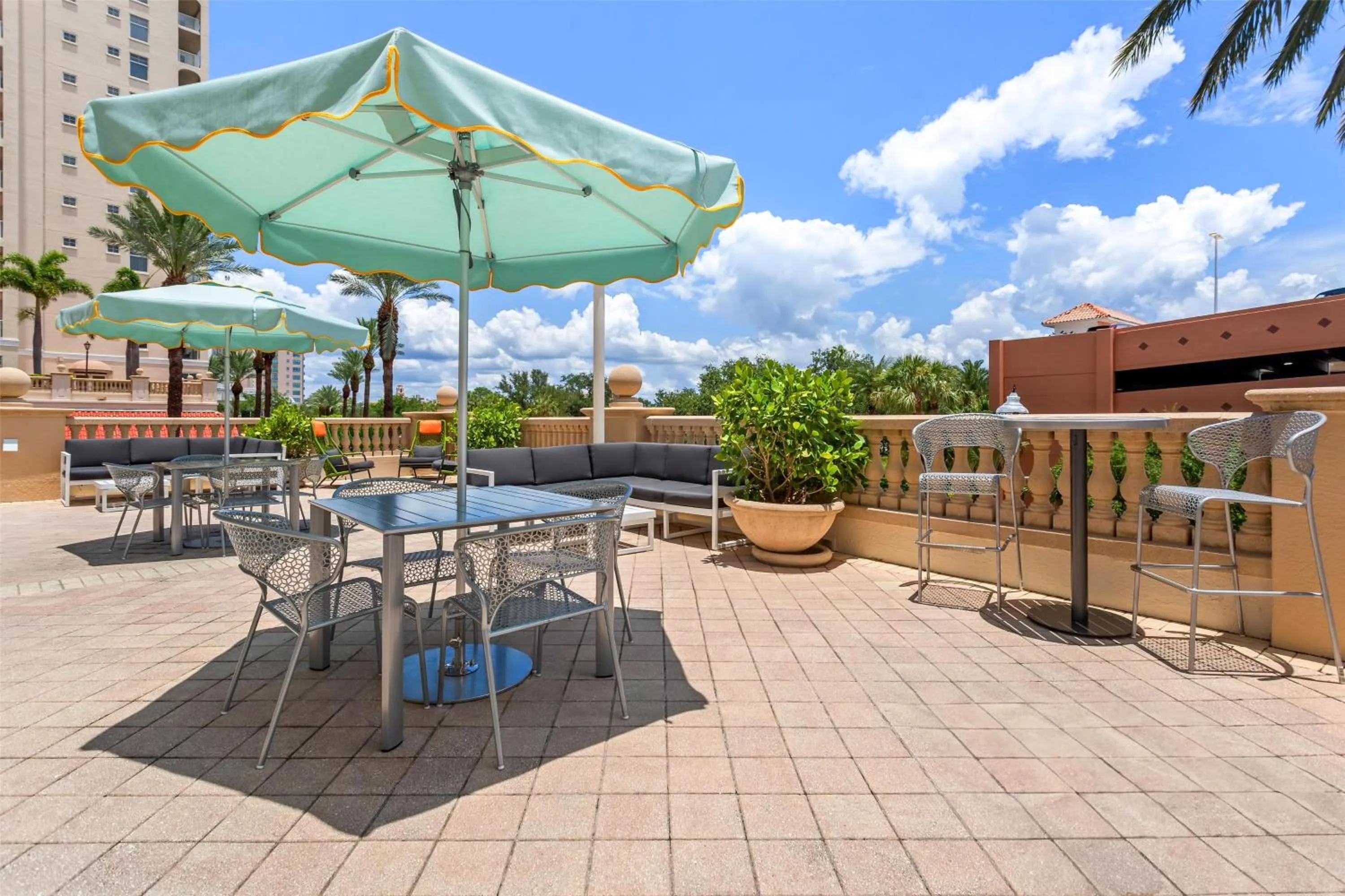 Patio in Hampton Inn & Suites St. Petersburg/Downtown