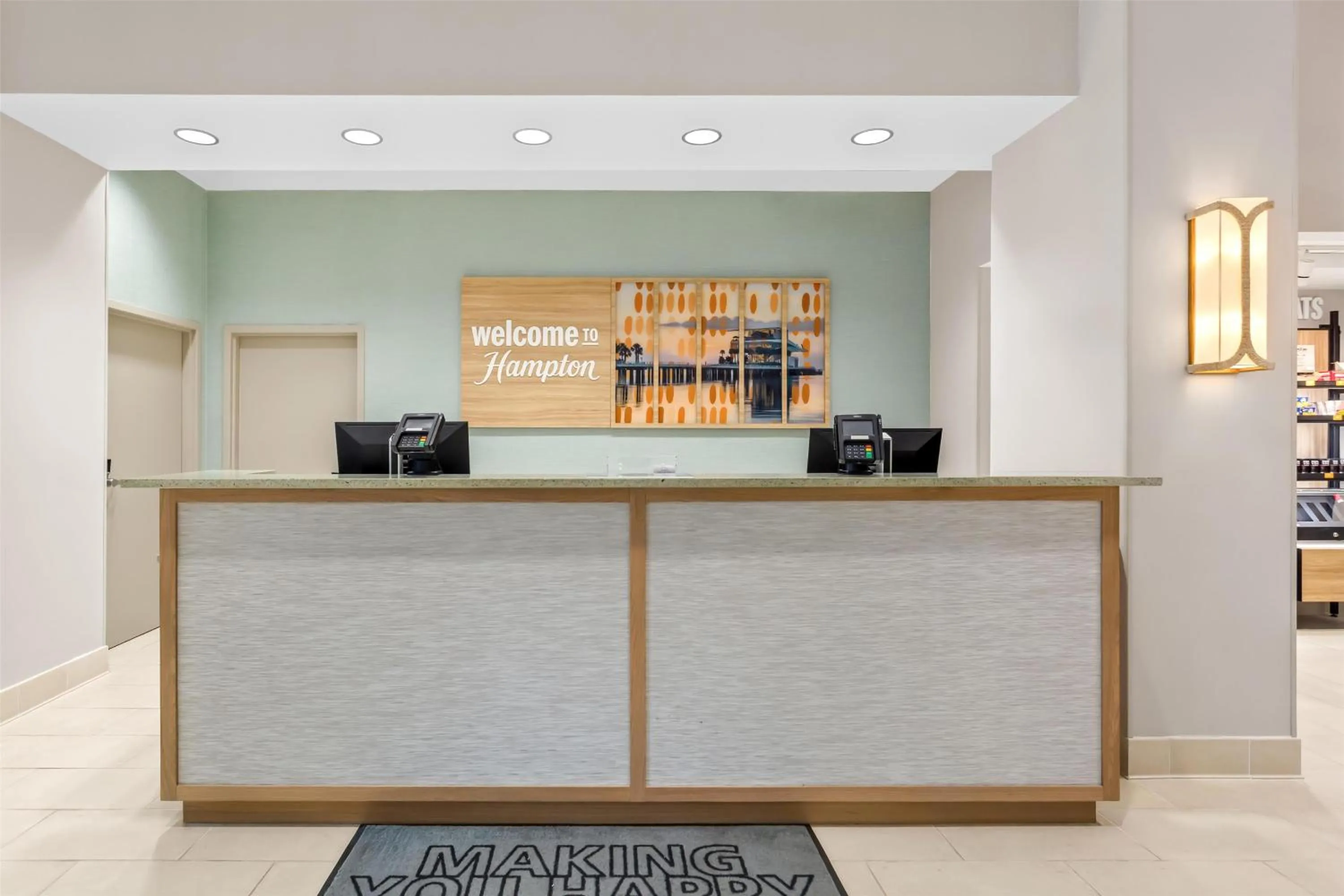 Lobby or reception in Hampton Inn & Suites St. Petersburg/Downtown