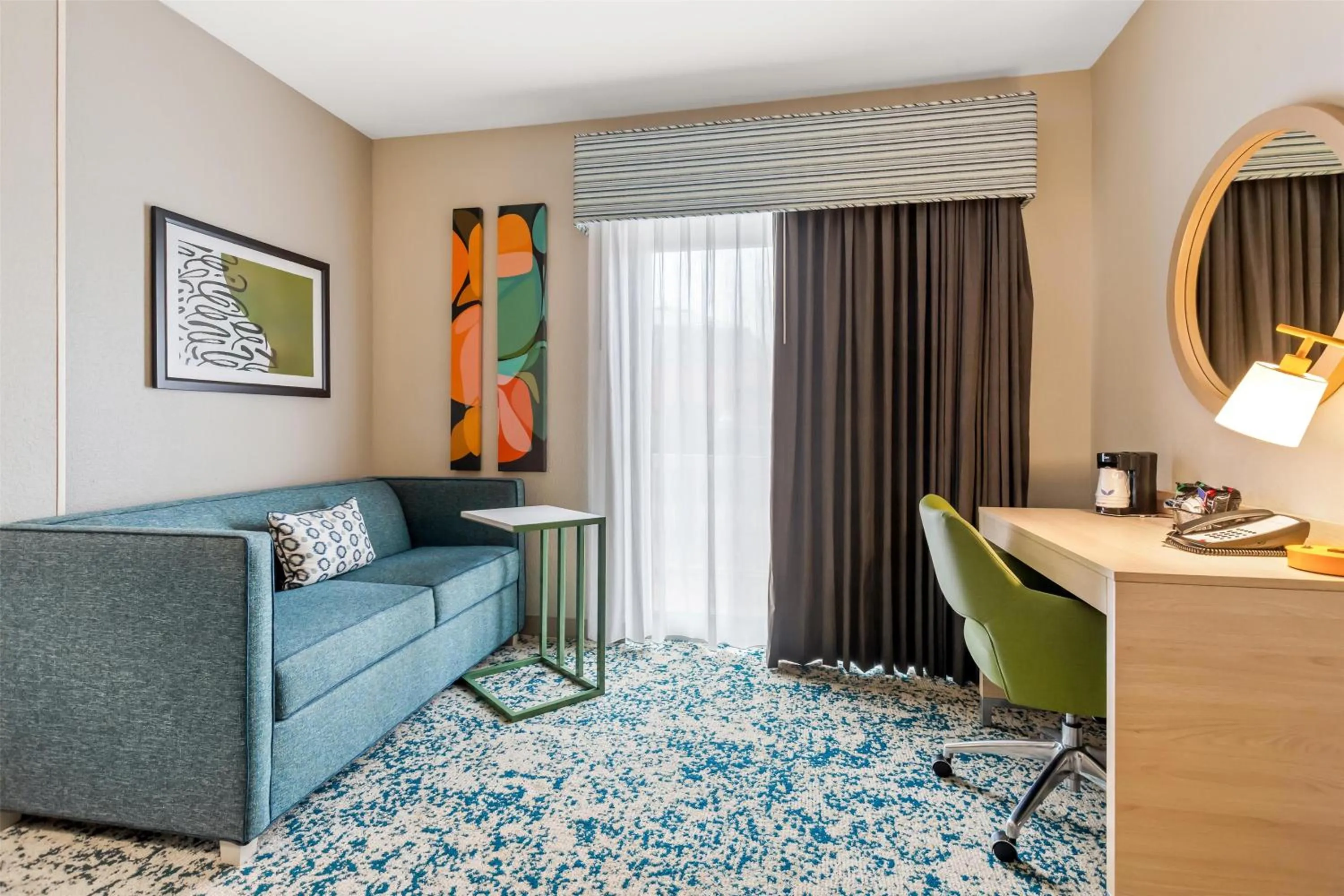 Living room in Hampton Inn & Suites St. Petersburg/Downtown