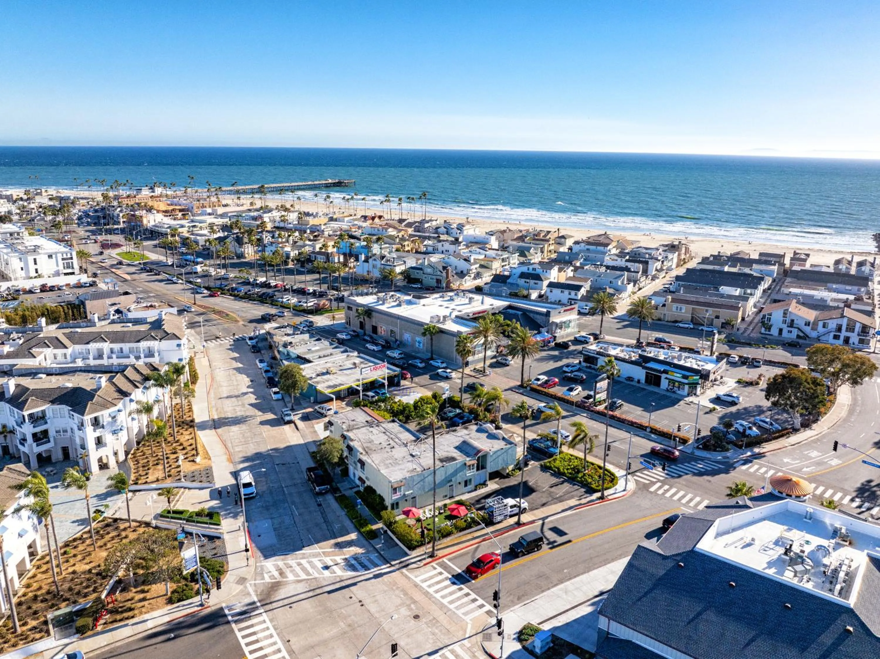 Property building in Little Inn By The Bay Newport Beach Hotel