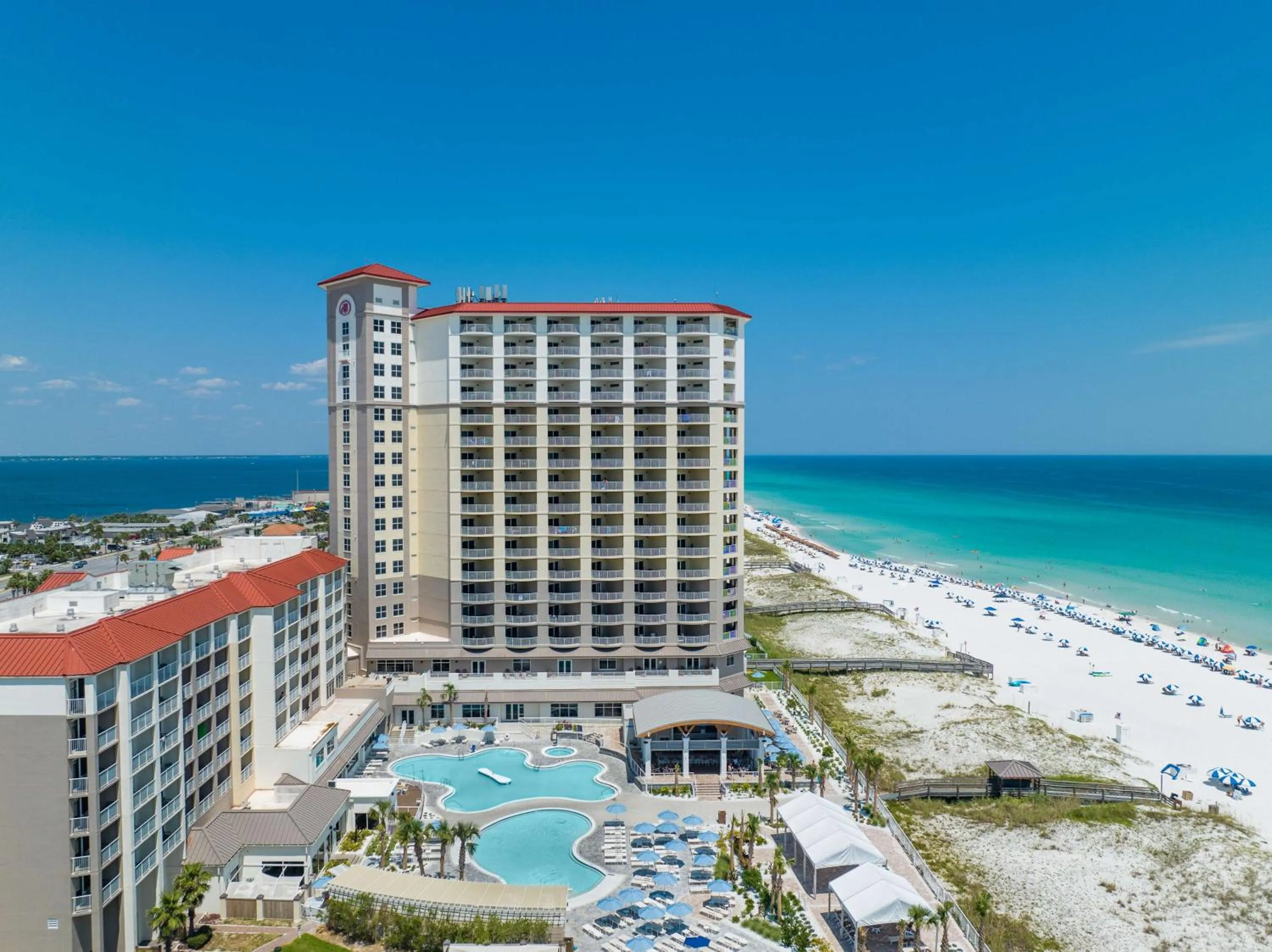 Property building in Hilton Pensacola Beach