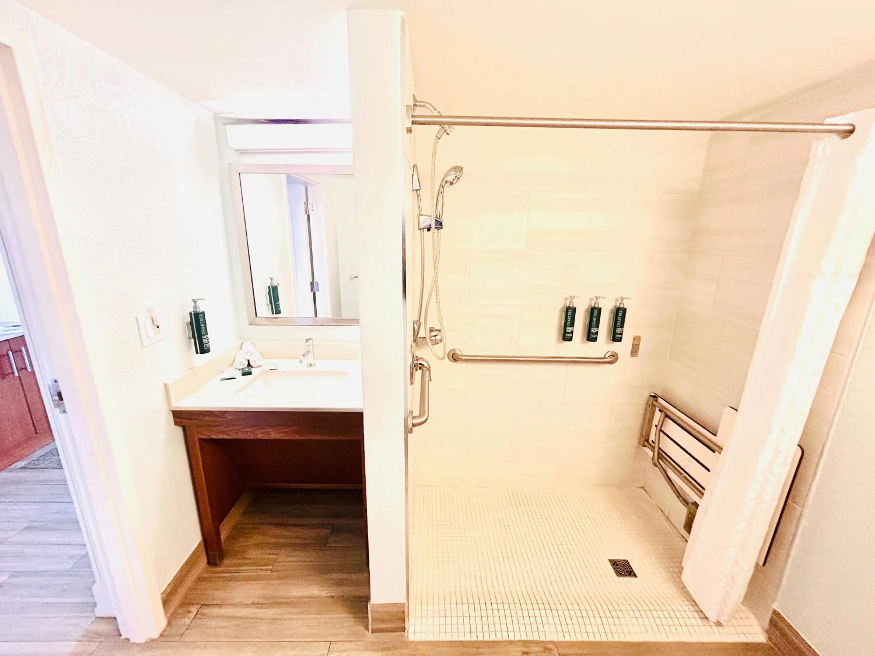 Shower in Hilton Pensacola Beach