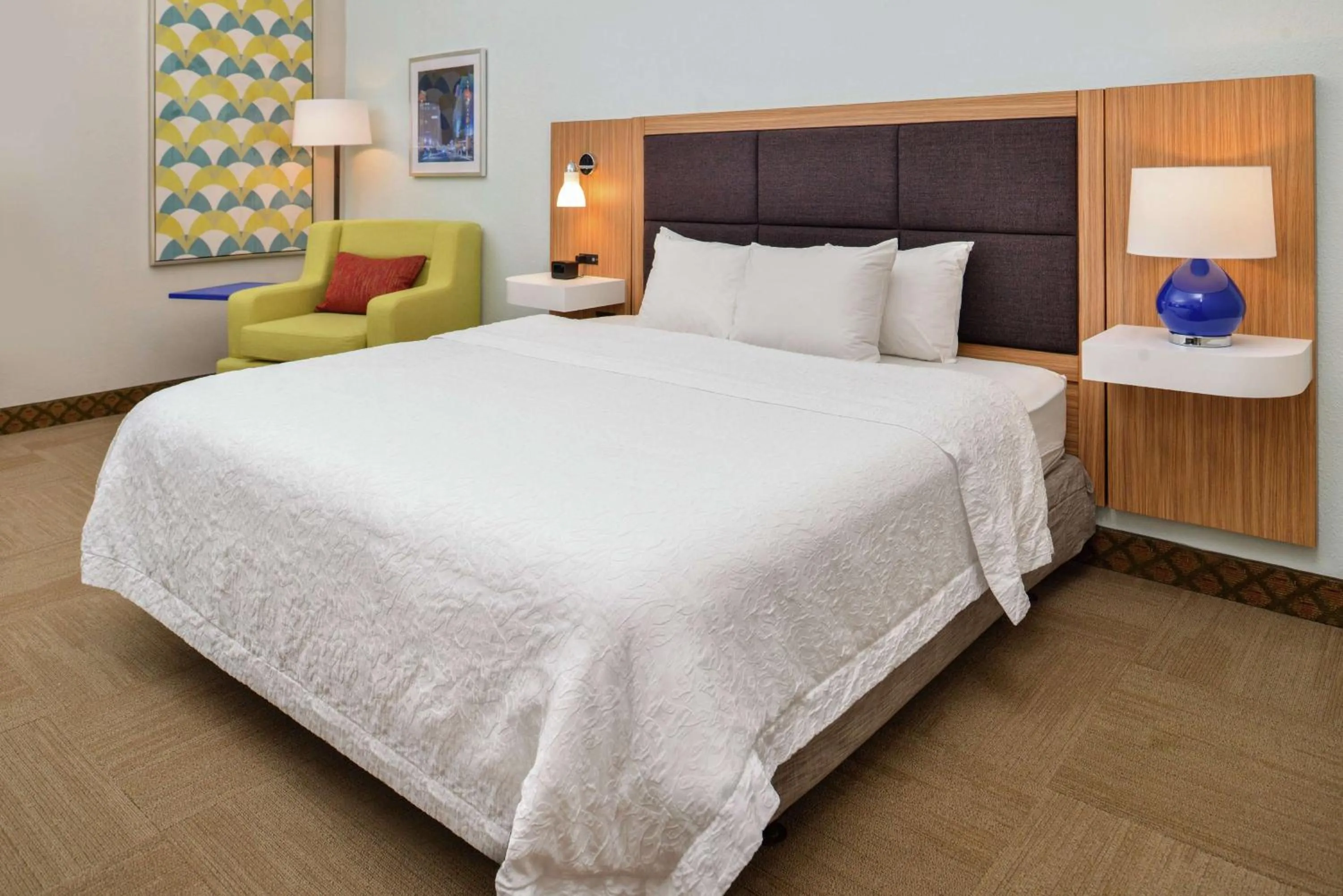 Living room, Bed in Hampton Inn Raleigh Clayton I-40 Garner