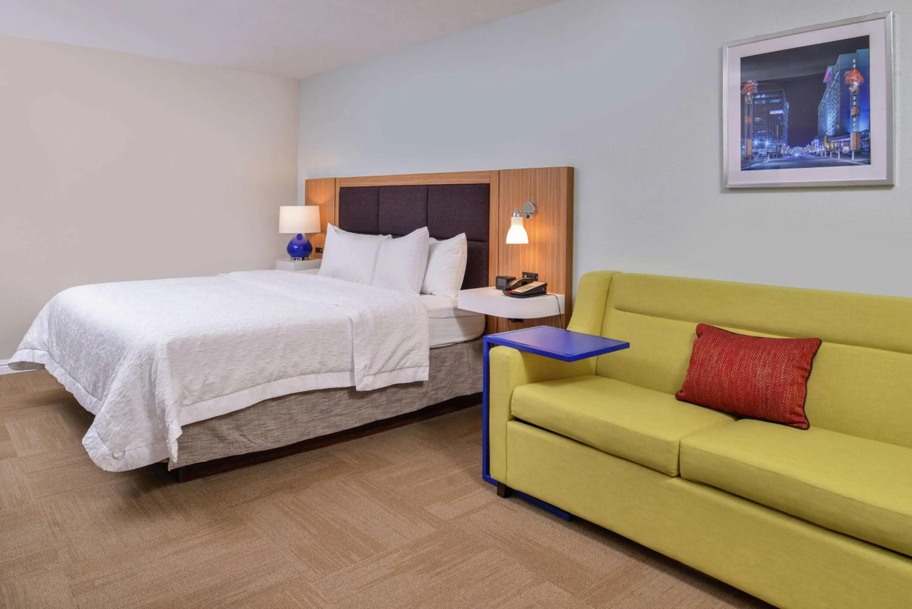 Living room, Bed in Hampton Inn Raleigh Clayton I-40 Garner