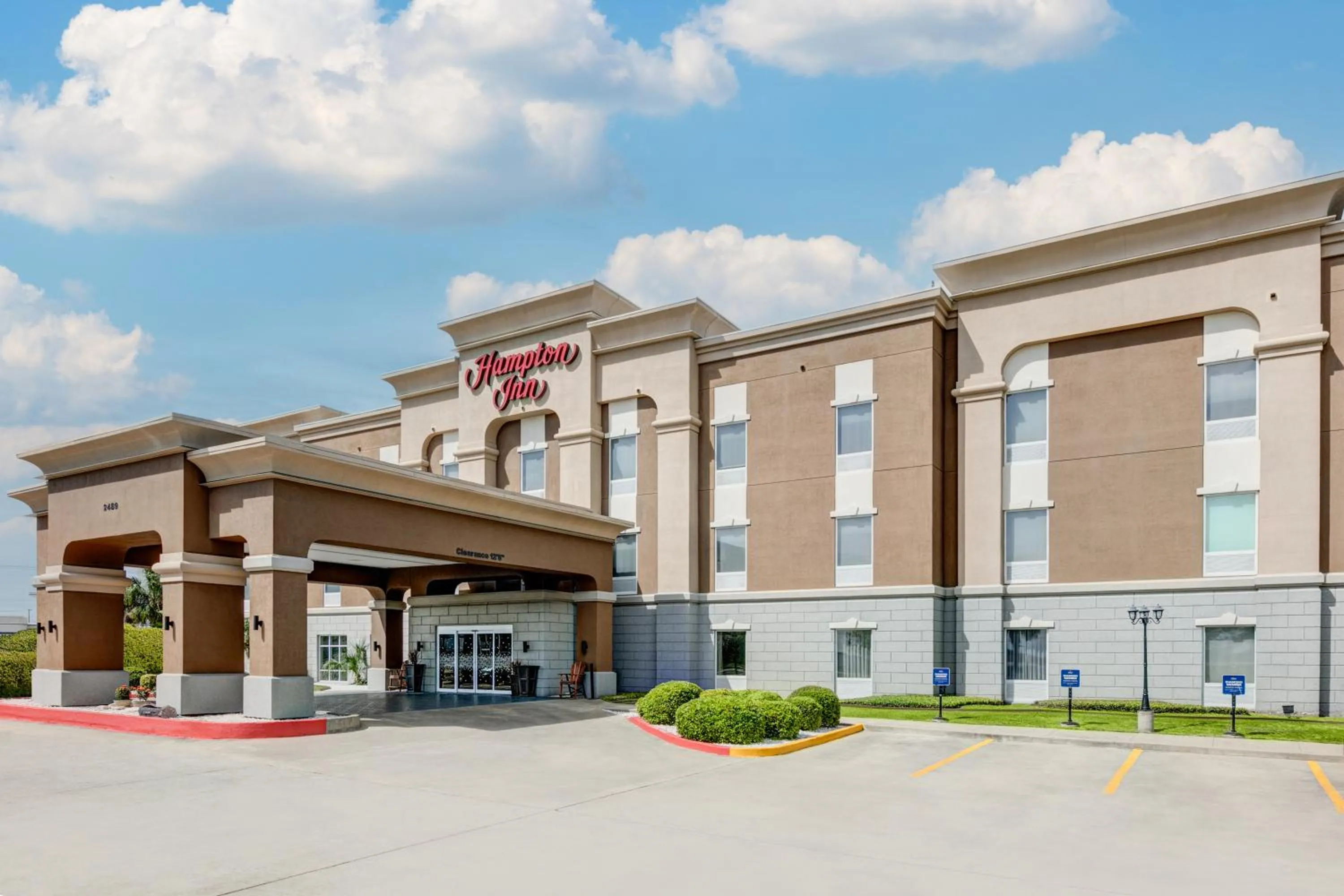 Property building in Hampton Inn Kingsville