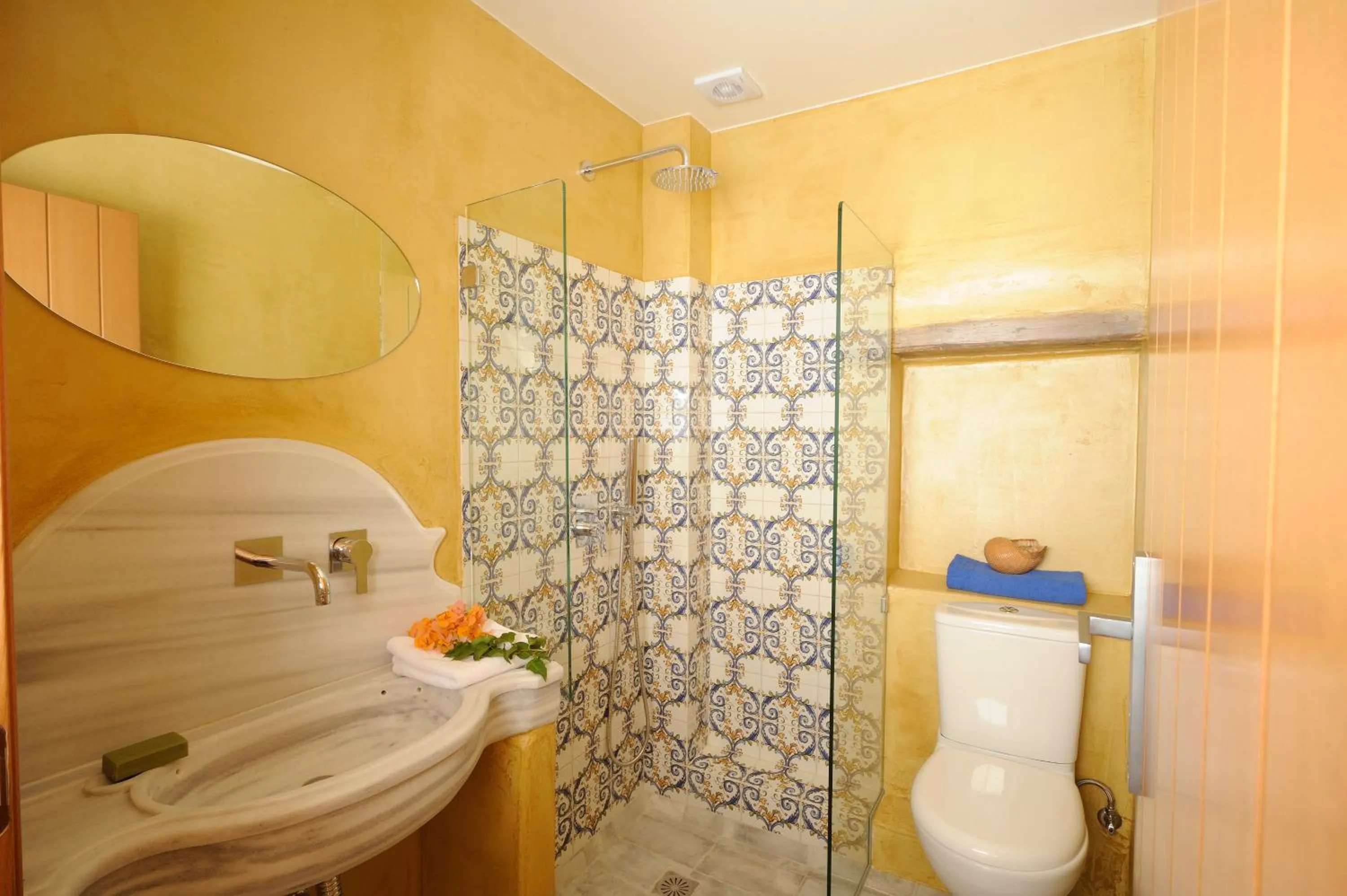 Shower in Veranda Rossa Suites