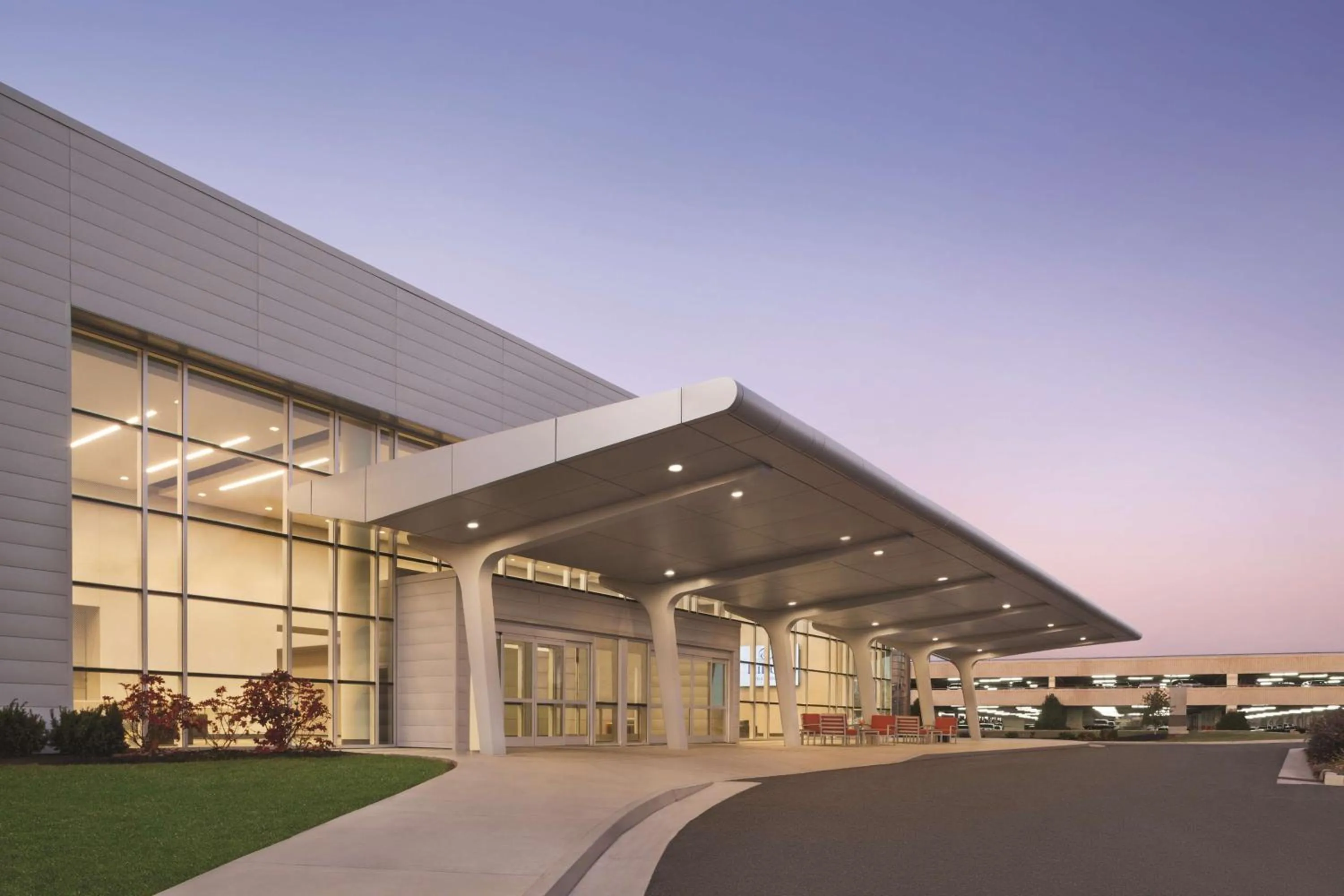 Property building in Hilton Knoxville Airport