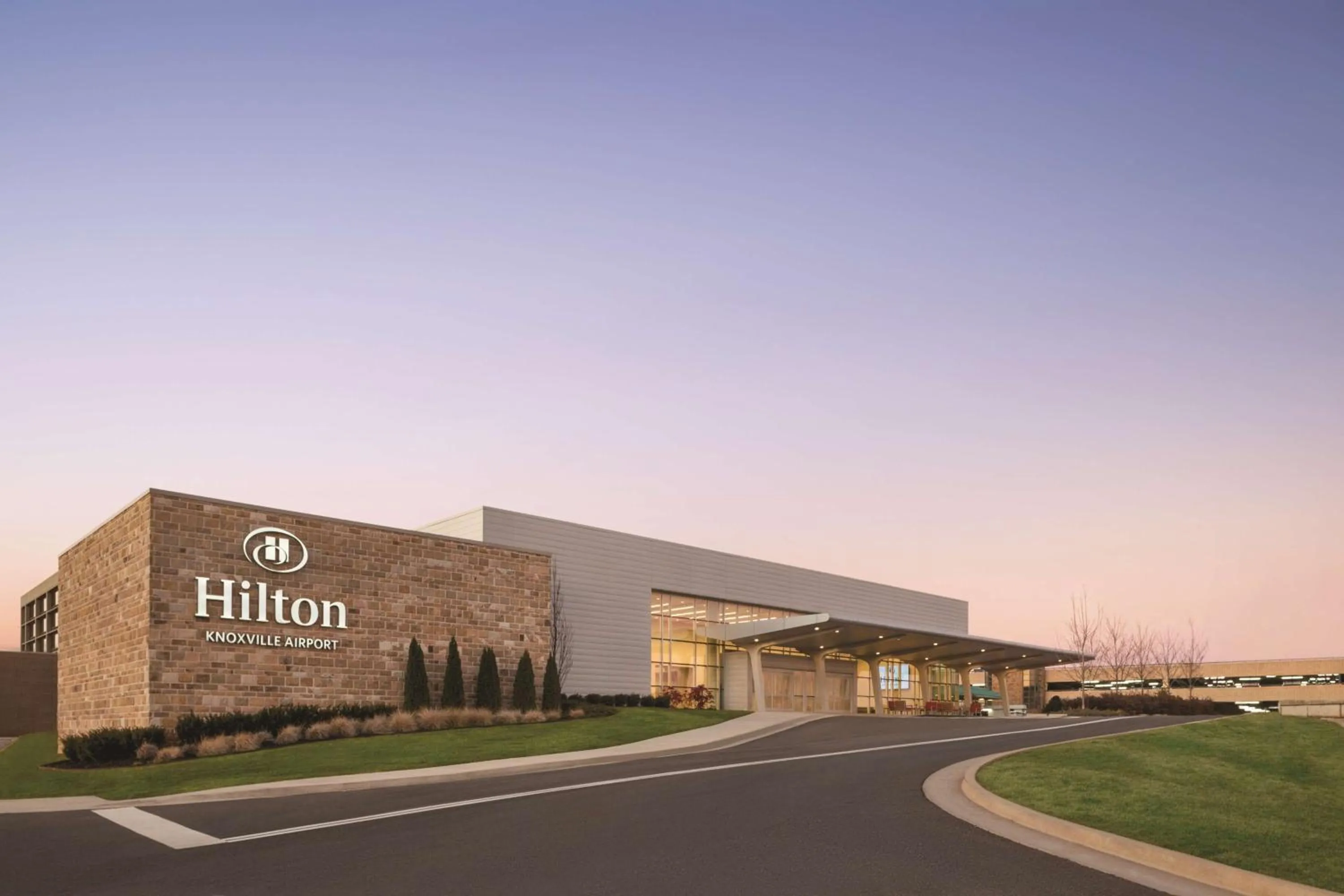 Property building in Hilton Knoxville Airport