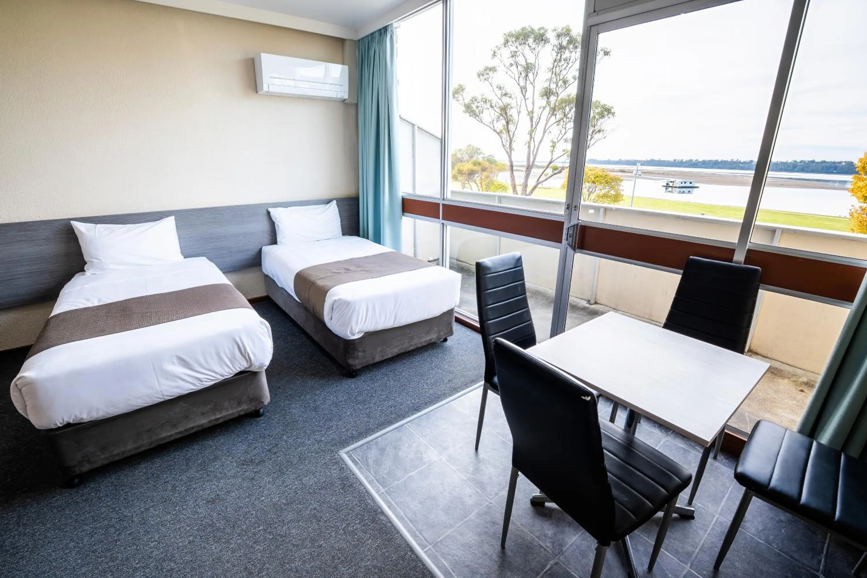 Bed in Bayside Hotel