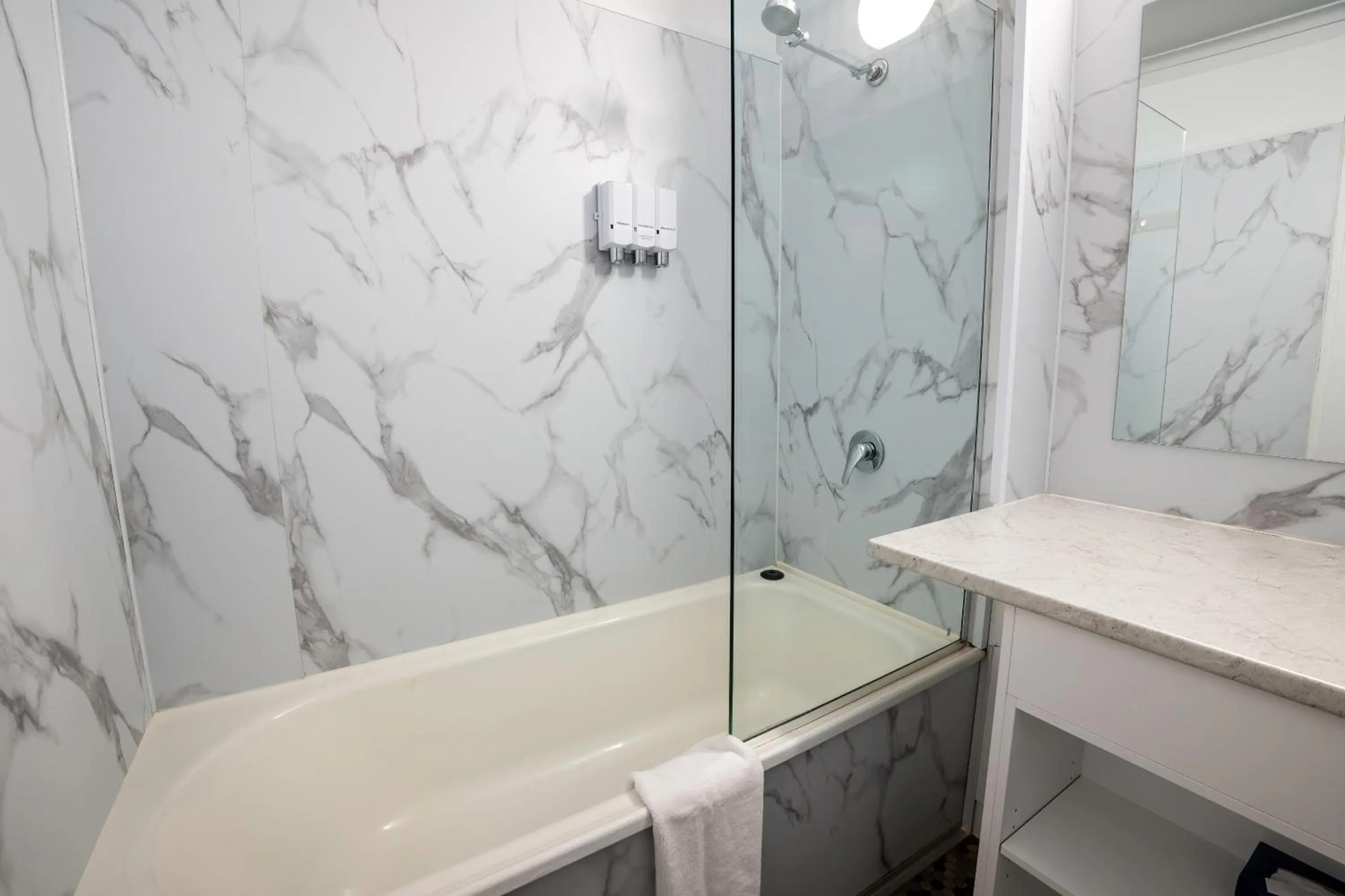 Shower in Bayside Hotel