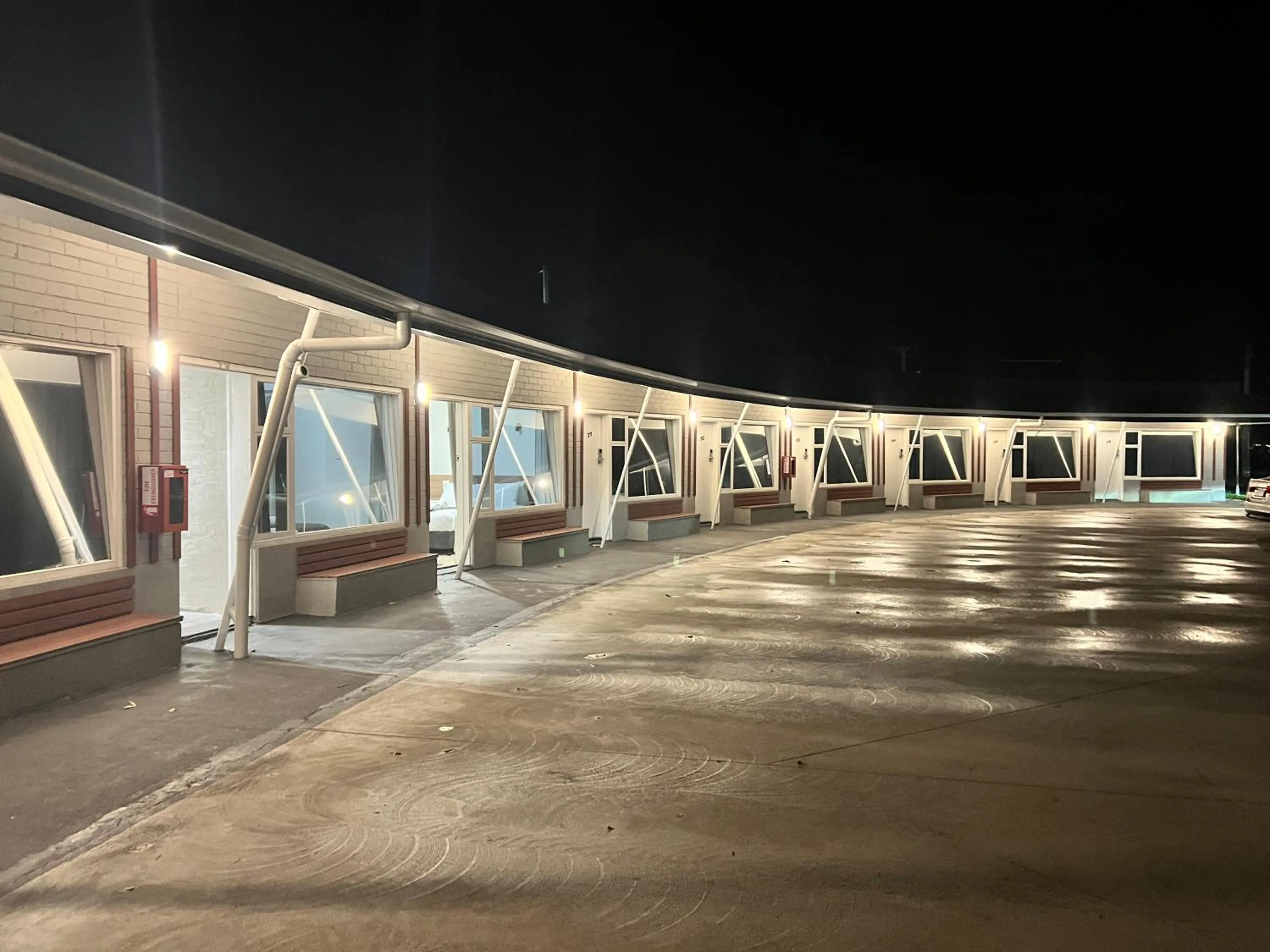 Property building in Bayside Hotel