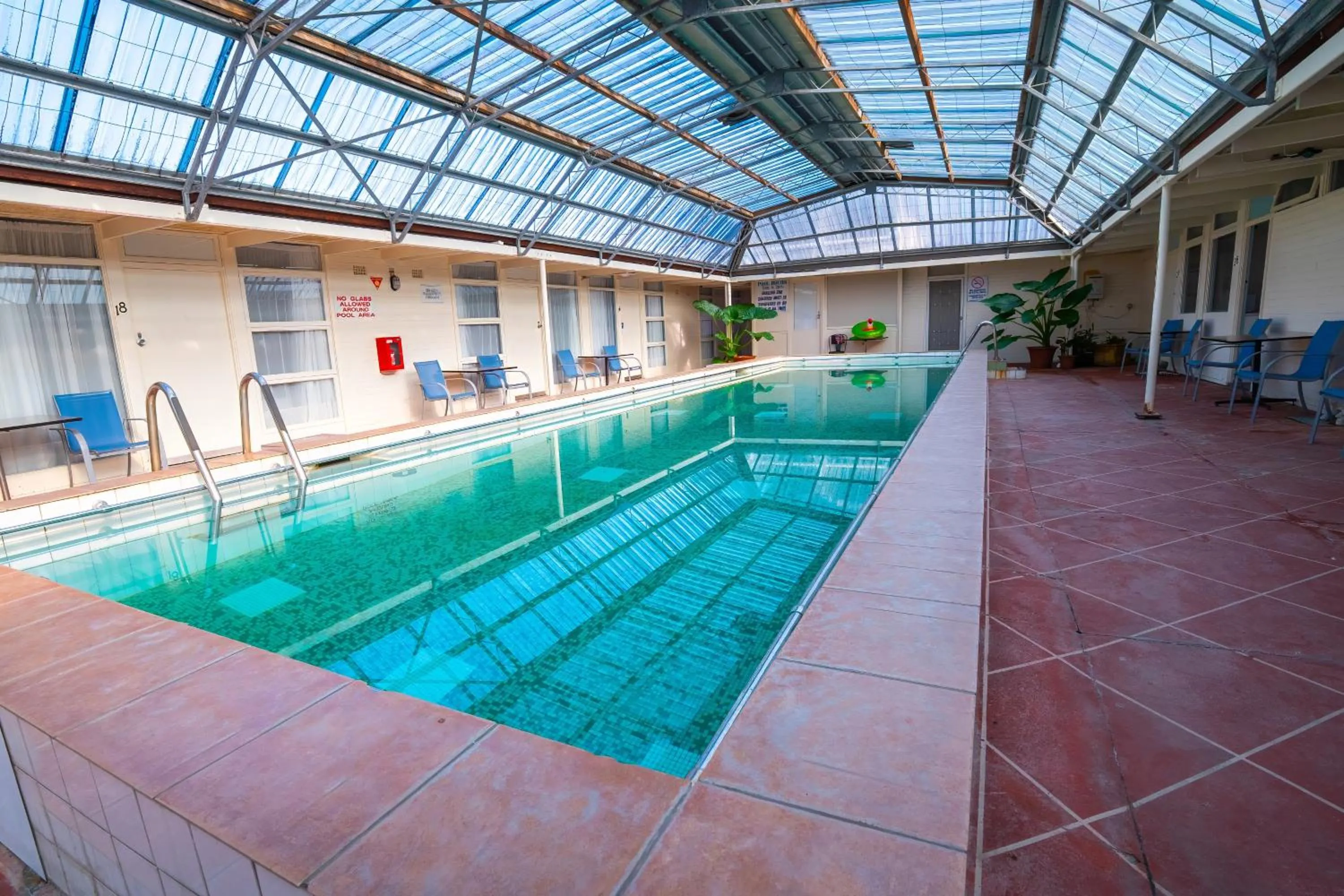 Swimming pool in Bayside Hotel